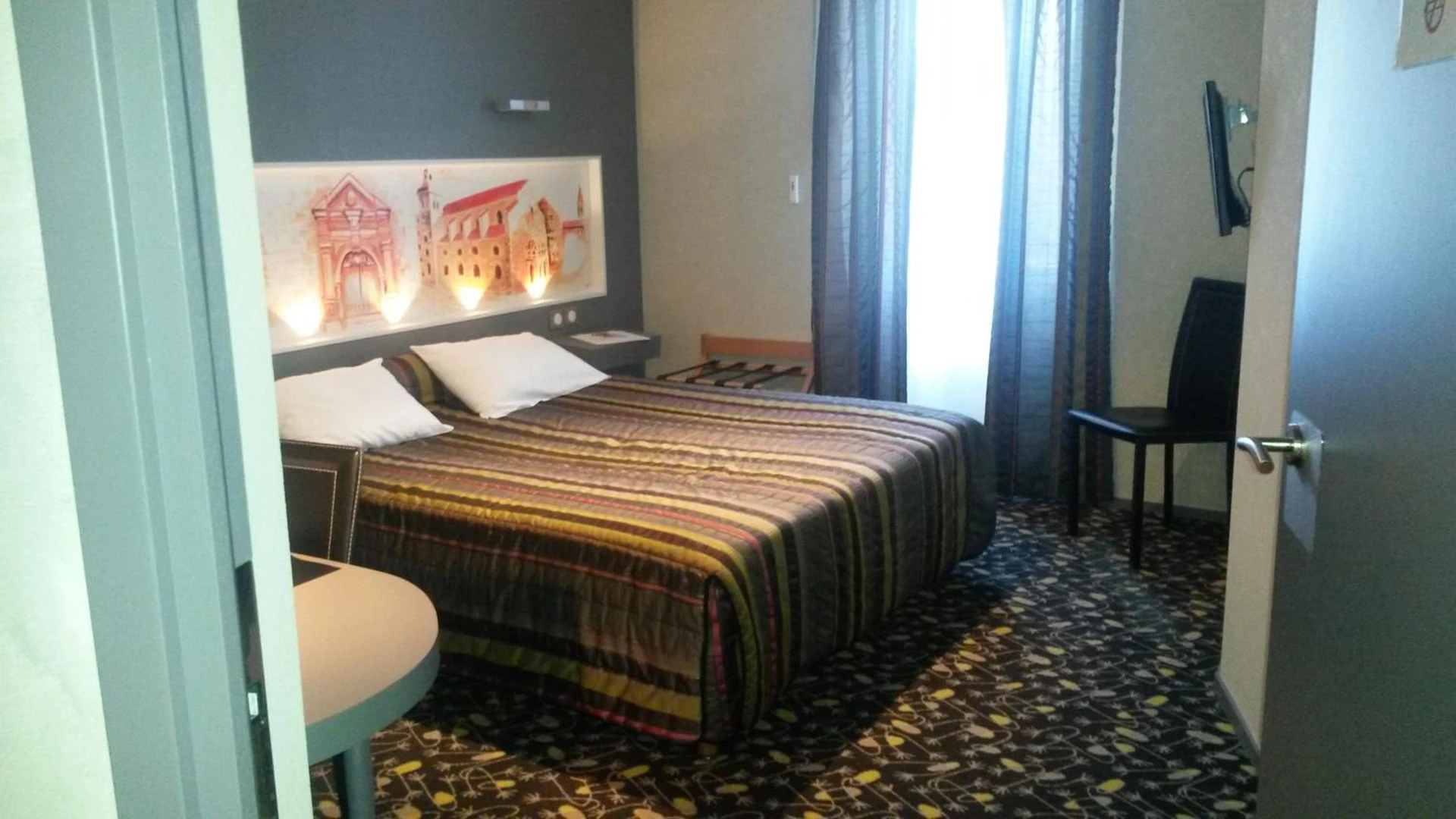 Chambre disponible pour un séminaire d'entreprise à Hôtel de La Cloche - Dole