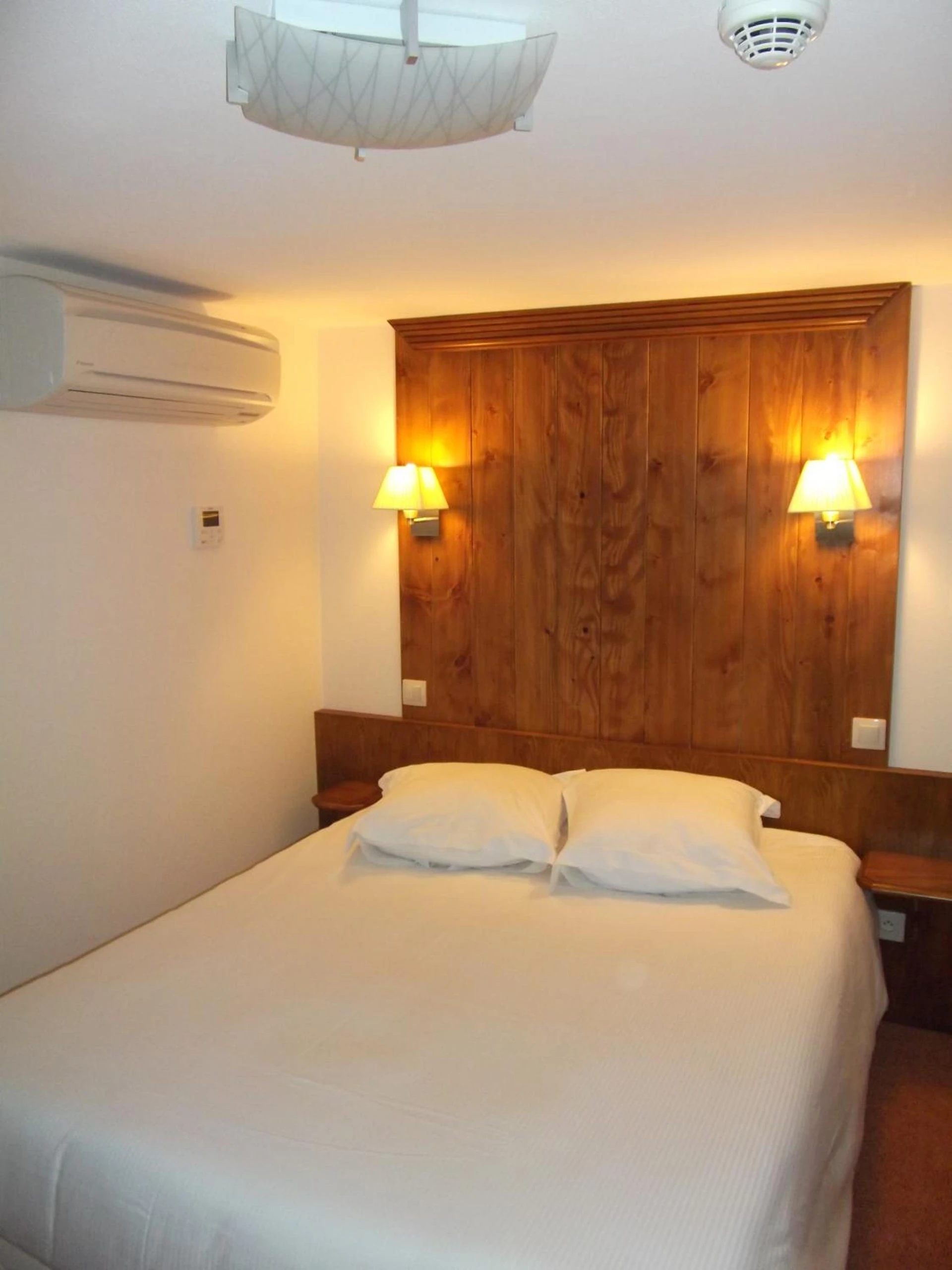 Chambre disponible pour un séminaire d'entreprise à Logis Hôtel De La Cloche - Obernai