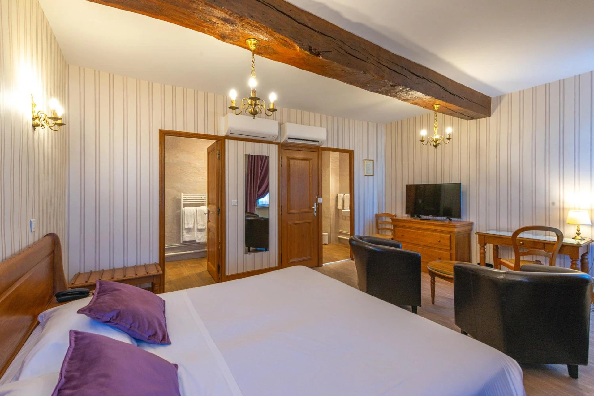 Chambre disponible pour un séminaire d'entreprise à Hotel De La Cloche - Beaune