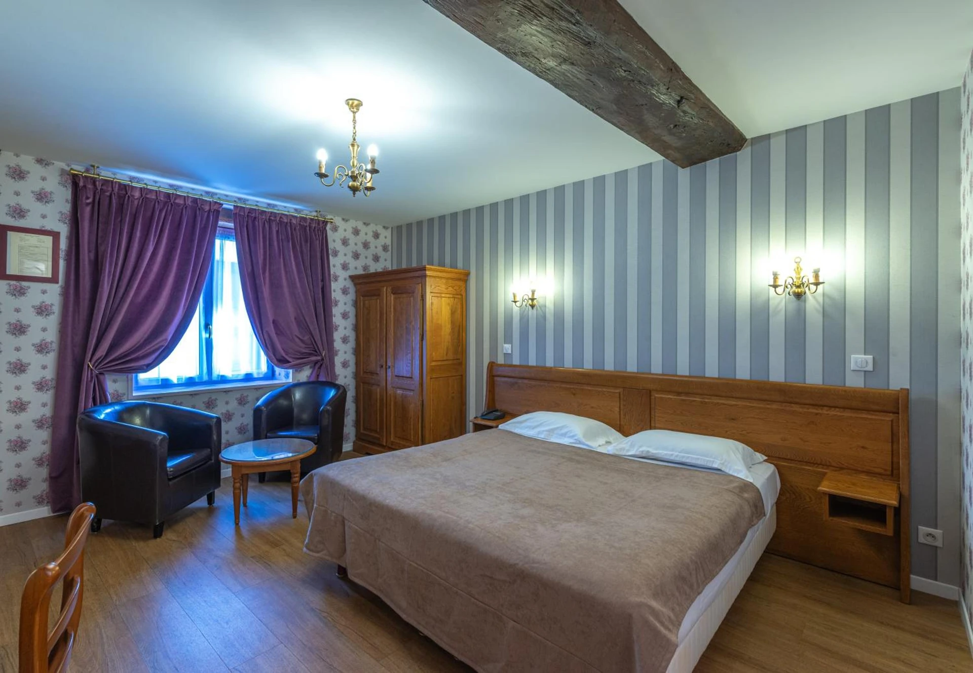 Chambre disponible pour un séminaire d'entreprise à Hotel De La Cloche - Beaune