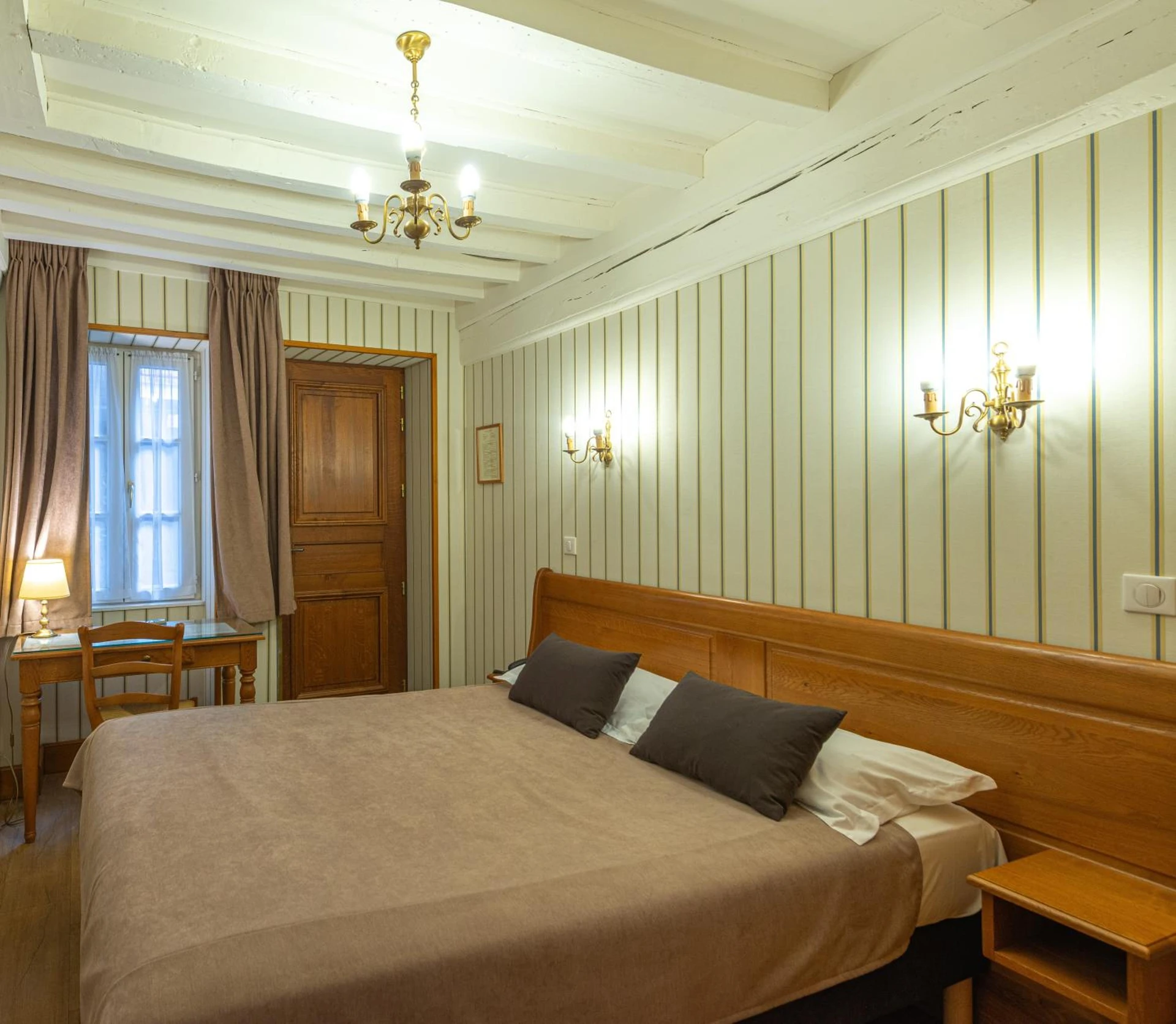 Chambre disponible pour un séminaire d'entreprise à Hotel De La Cloche - Beaune