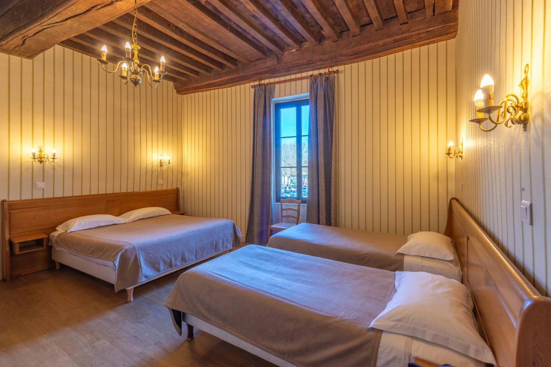 Magnifique chambre pour un séminaire d'entreprise à Hotel De La Cloche - Beaune