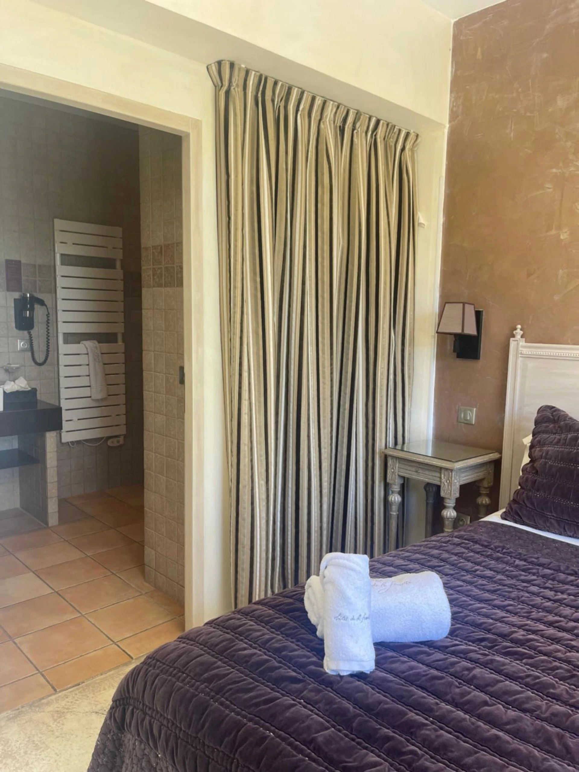 Chambre disponible pour un séminaire d'entreprise à Hôtel de La Fossette - Le Lavandou