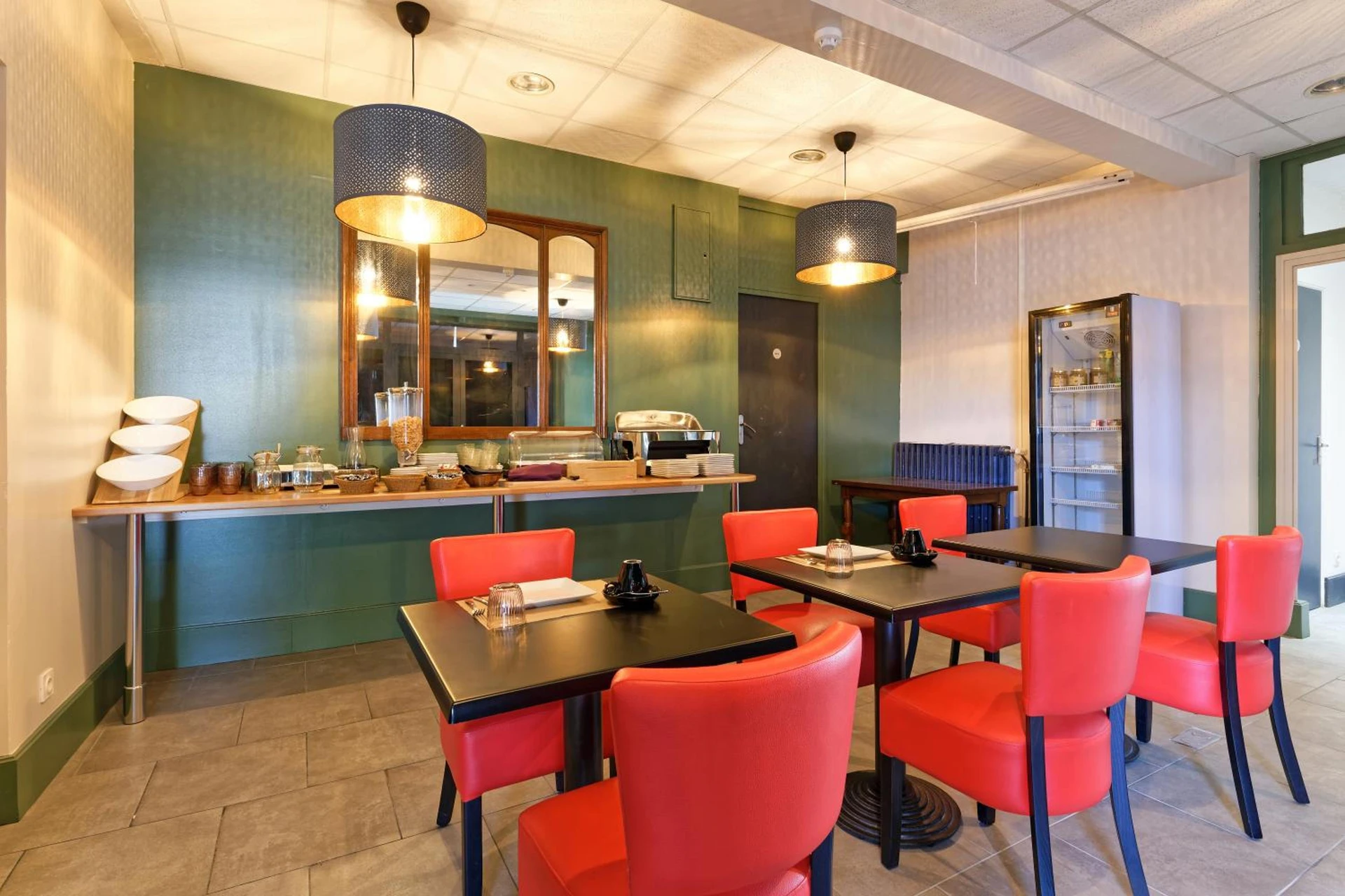 Organiser un séminaire d'entreprise : Contact Hôtel de la Gare et son restaurant Côte à Côte à autun