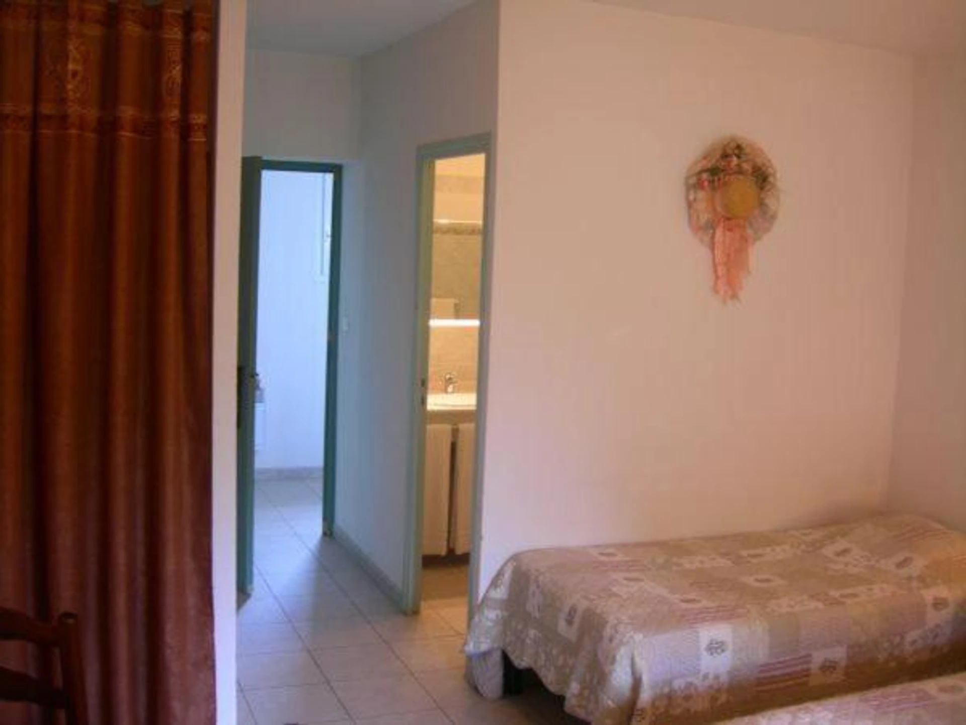 Chambre disponible pour un séminaire d'entreprise à Hôtel de la Madeleine à Tornac - Tornac