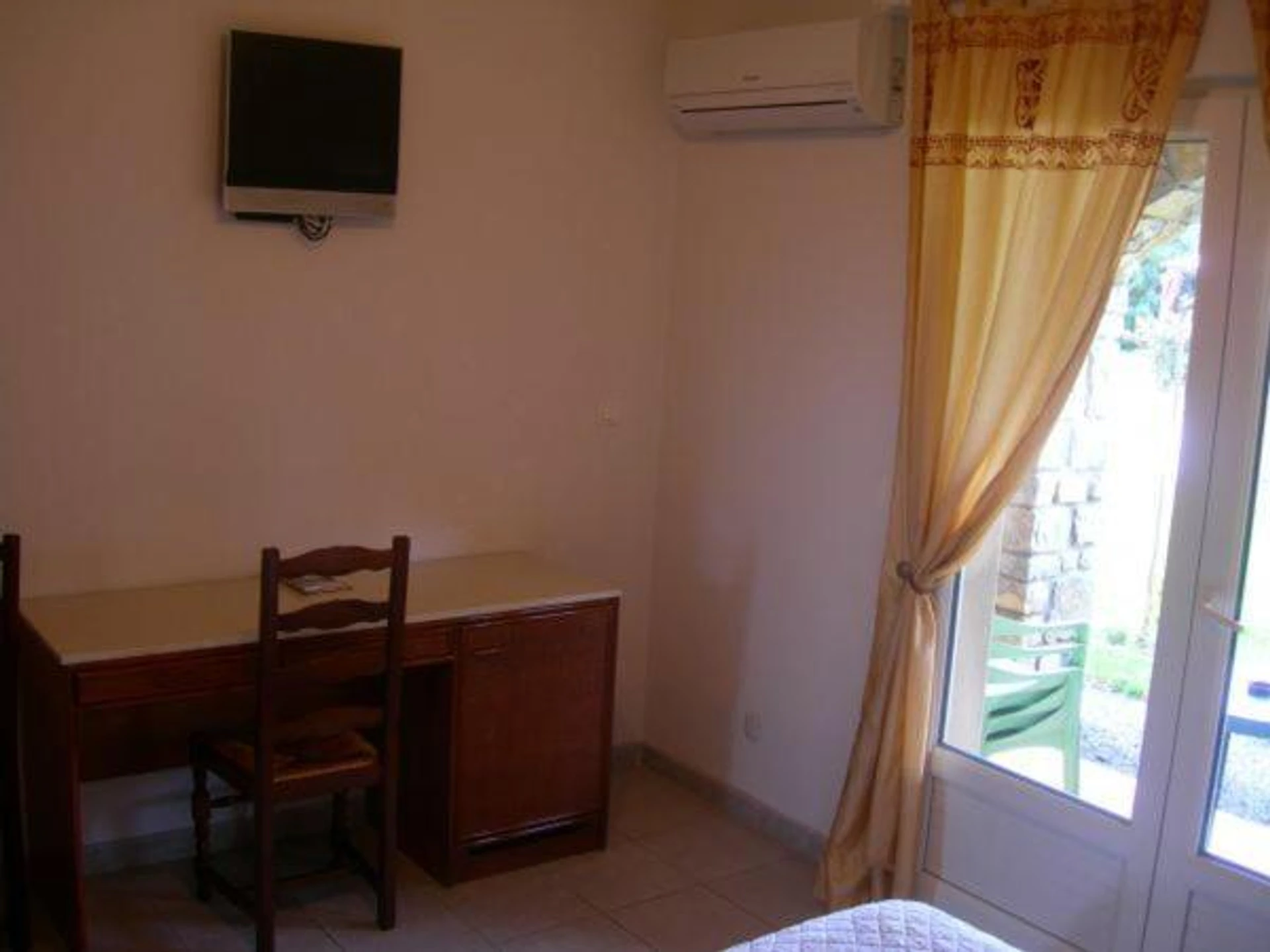 Chambre disponible pour un séminaire d'entreprise à Hôtel de la Madeleine à Tornac - Tornac
