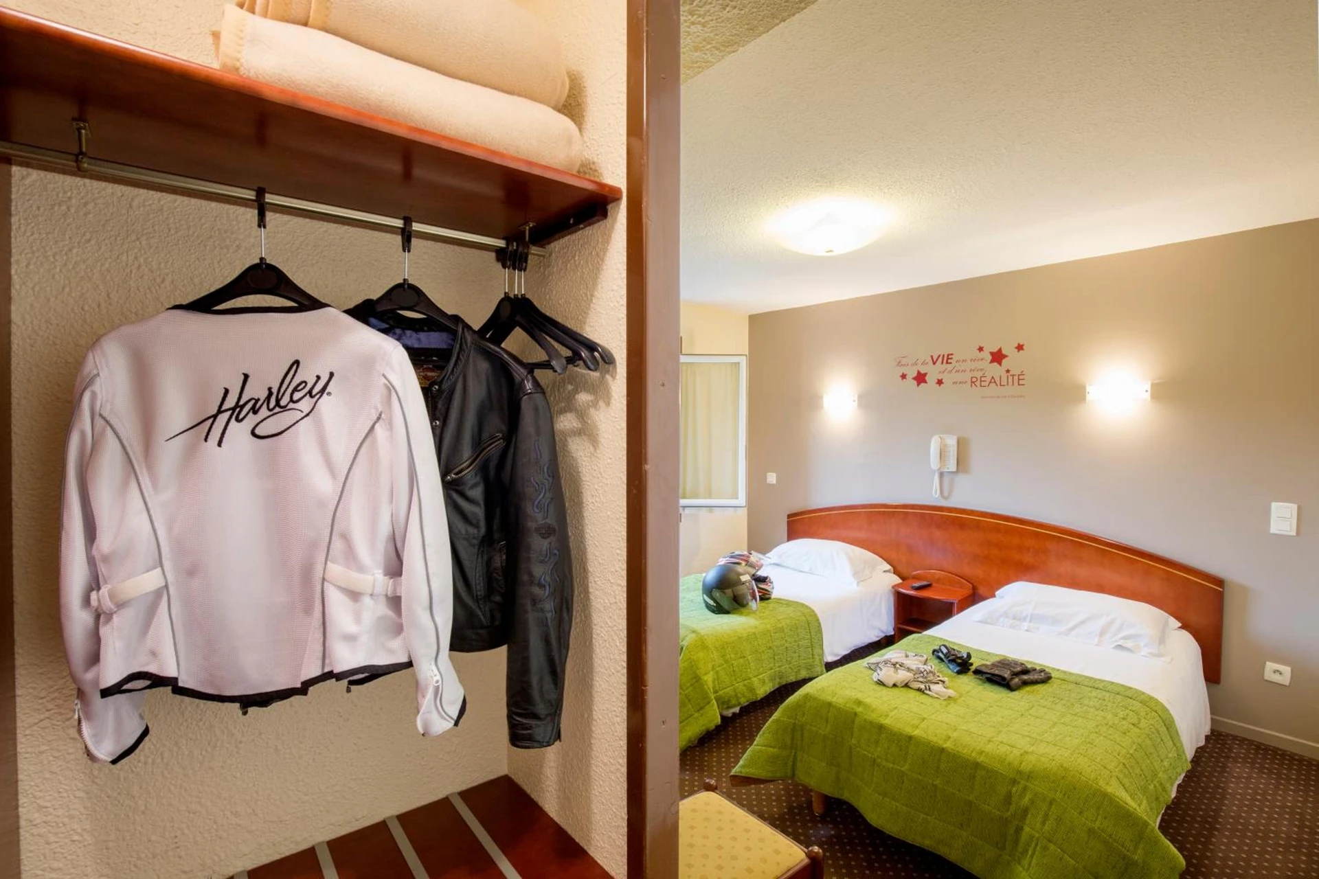 Chambre disponible pour un séminaire d'entreprise à Cit'Hotel de la Marne - Tarbes