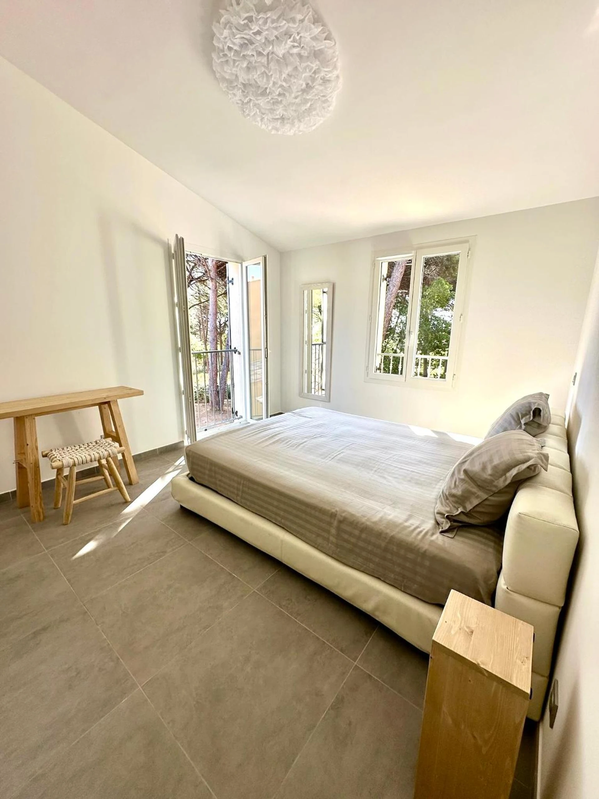Magnifique chambre pour un séminaire d'entreprise à VILLAS Plages de la Nartelle- Sainte Maxime - piscines privées - Sainte-Maxime