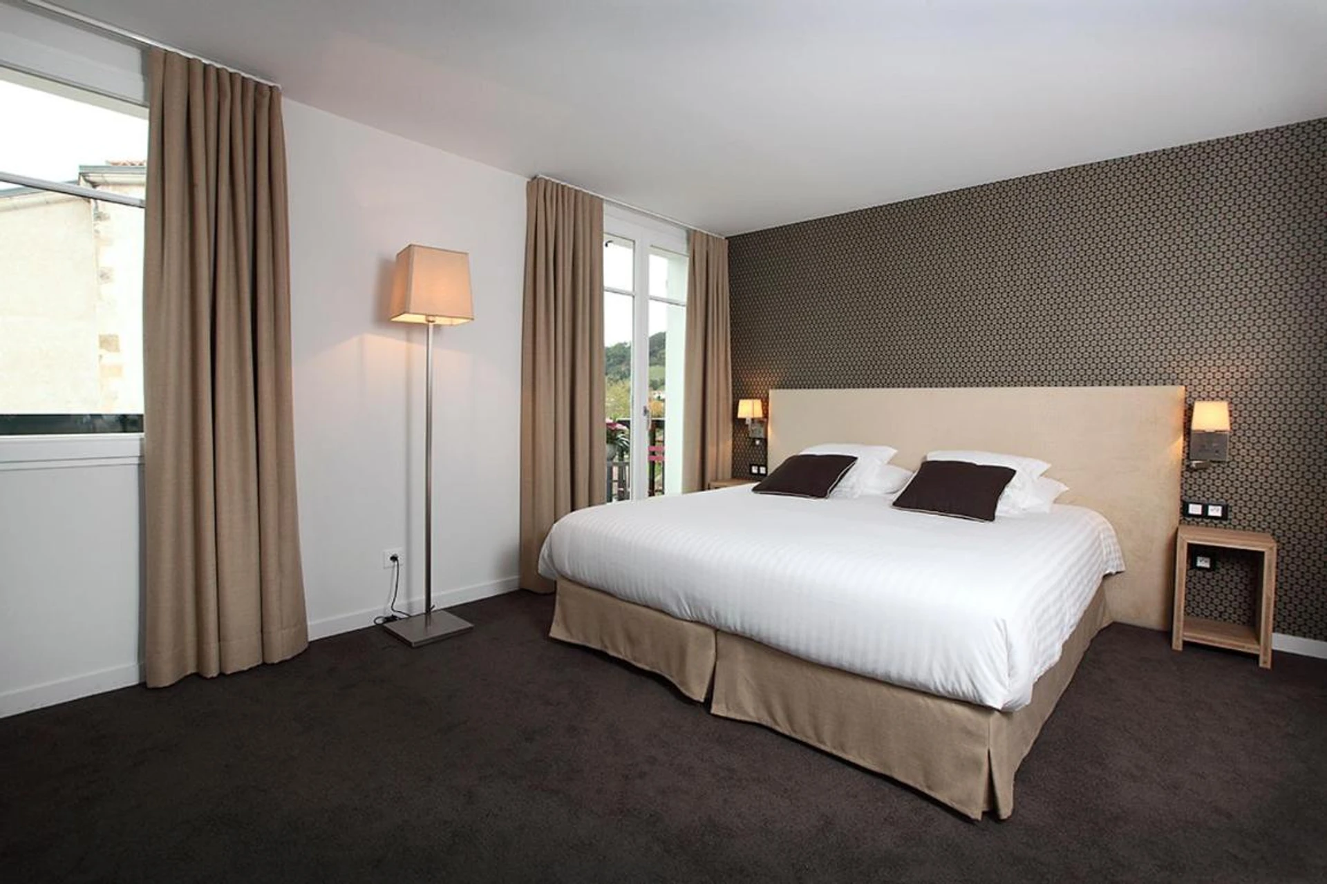 Chambre disponible pour un séminaire d'entreprise à Logis Hotel de la Nivelle - Saint-Pée-sur-Nivelle