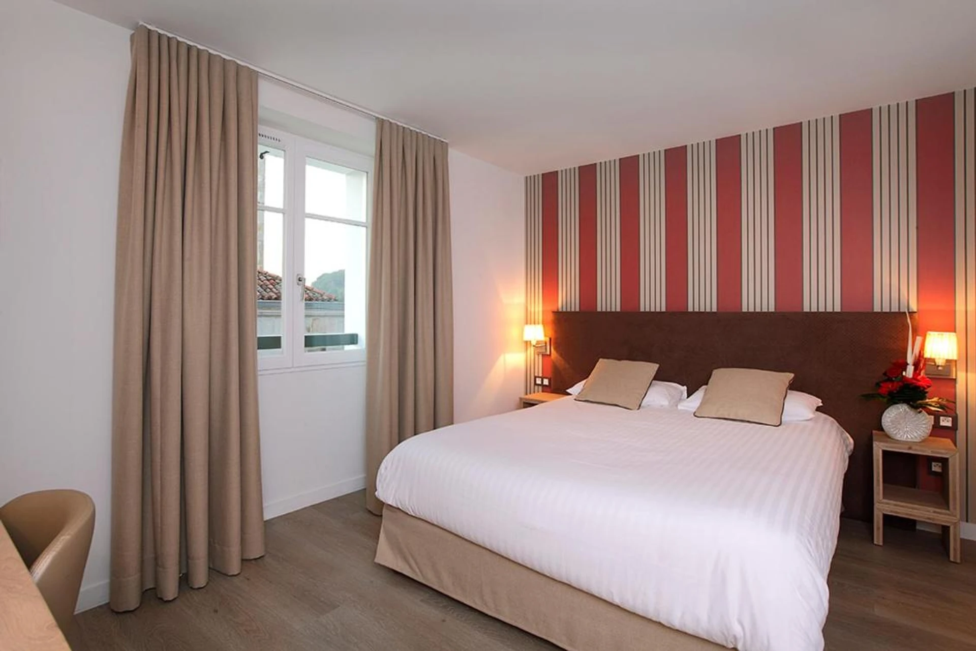 Magnifique chambre pour un séminaire d'entreprise à Logis Hotel de la Nivelle - Saint-Pée-sur-Nivelle