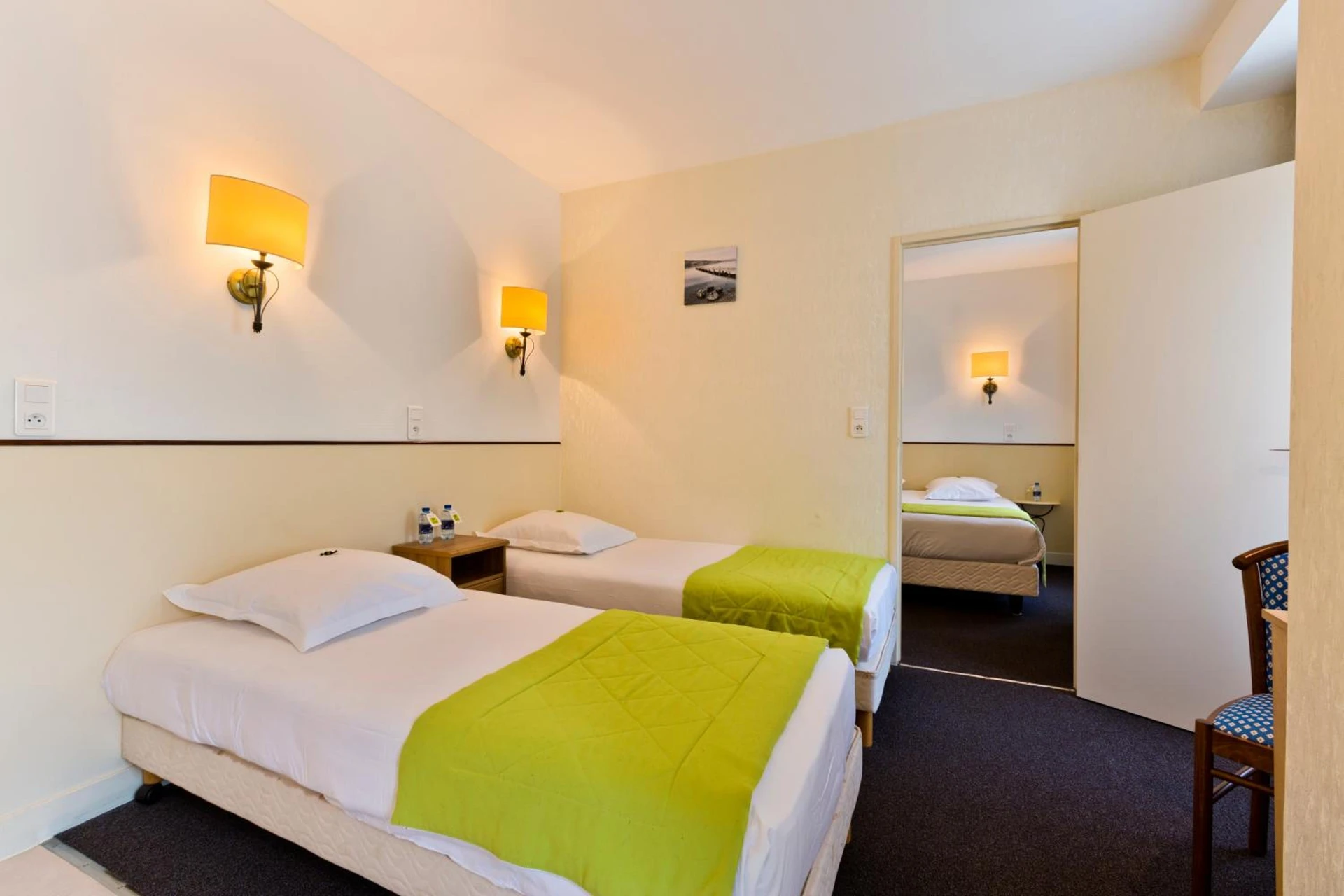 Chambre disponible pour un séminaire d'entreprise à Logis Hôtel de la Paix - Saint-Nectaire