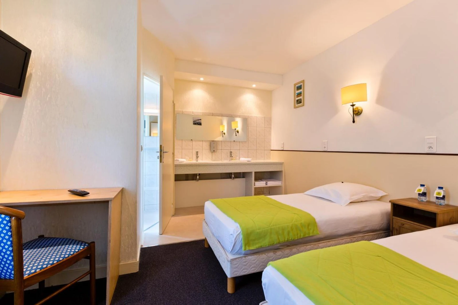 Chambre disponible pour un séminaire d'entreprise à Logis Hôtel de la Paix - Saint-Nectaire