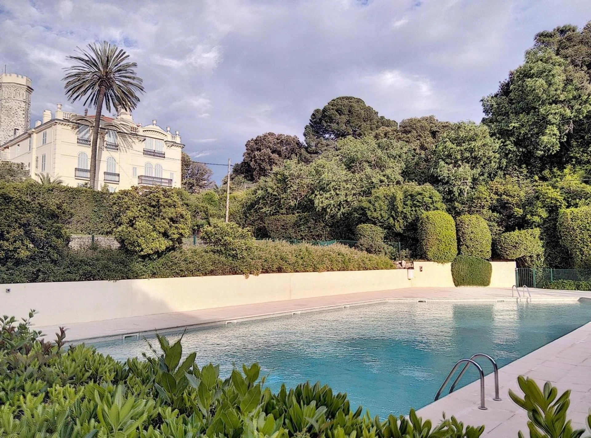 Organiser un séminaire d'entreprise : Château de la Pinede à juan-les-pins