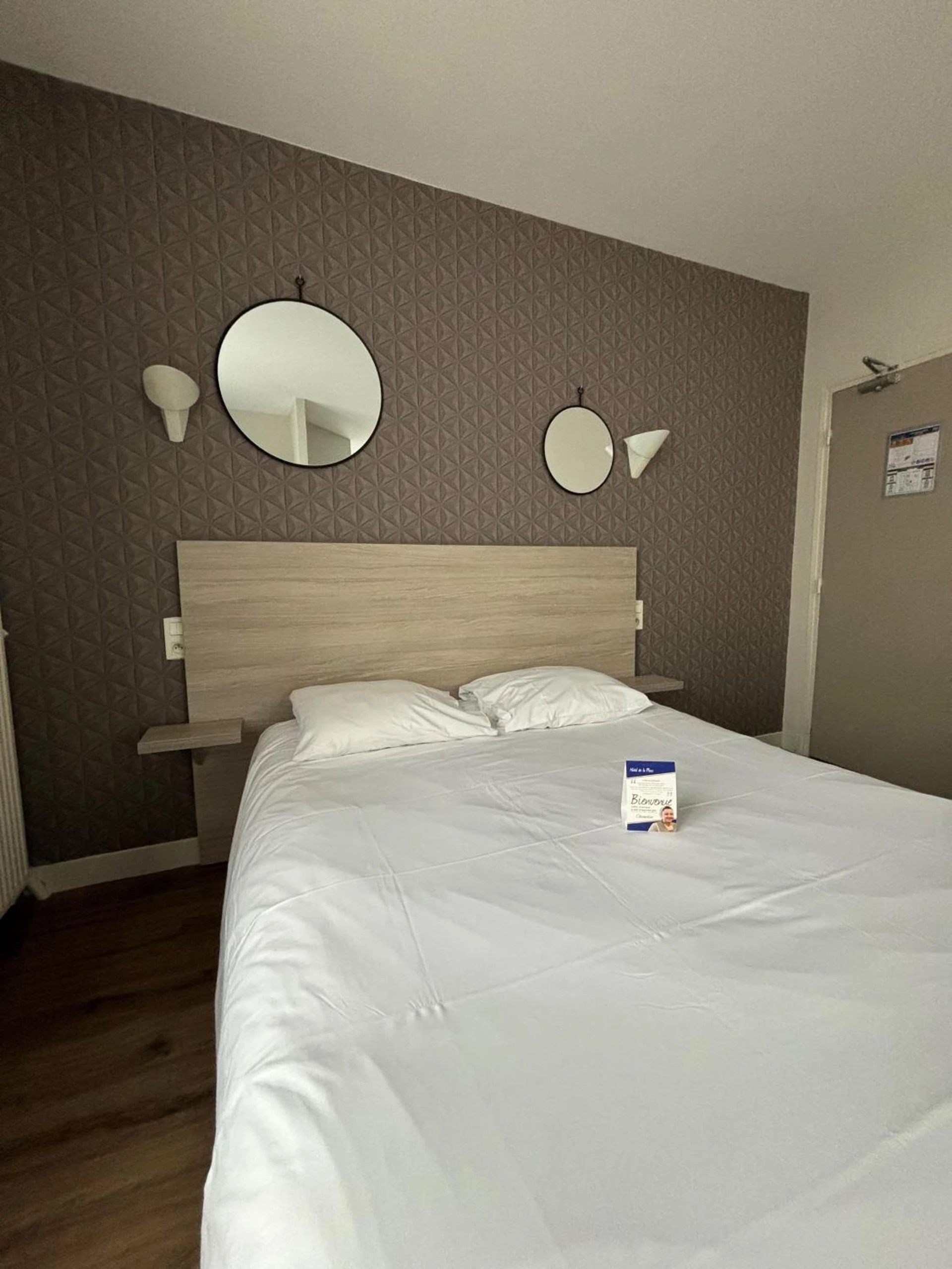 Organiser un séminaire d'entreprise : LOGIS -Hotel & Restaurant de la Place à aunay-sur-odon
