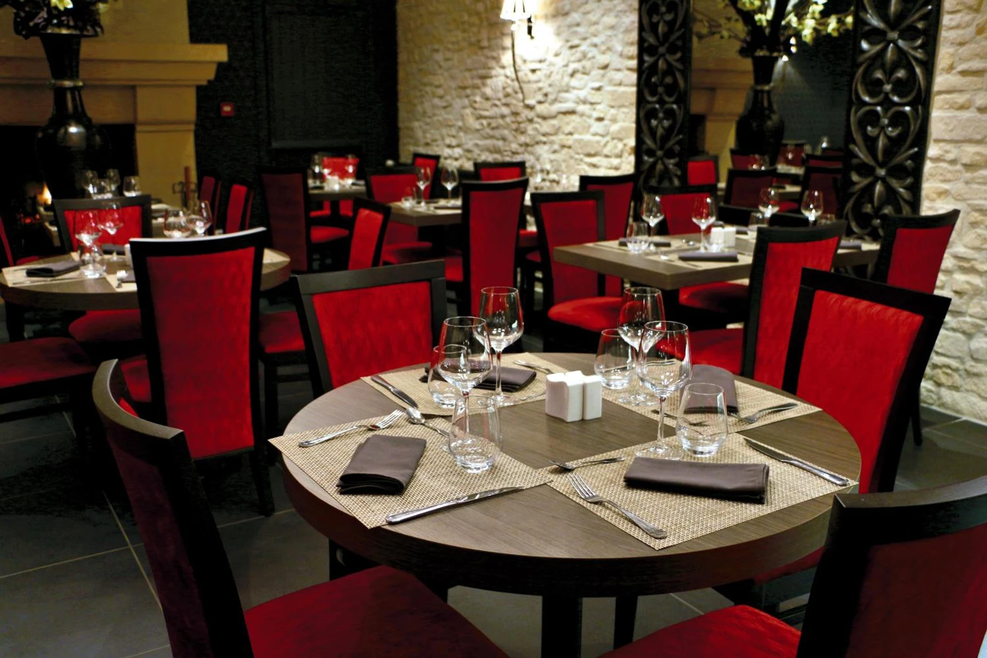 Organiser un séminaire d'entreprise : LOGIS -Hotel & Restaurant de la Place à aunay-sur-odon