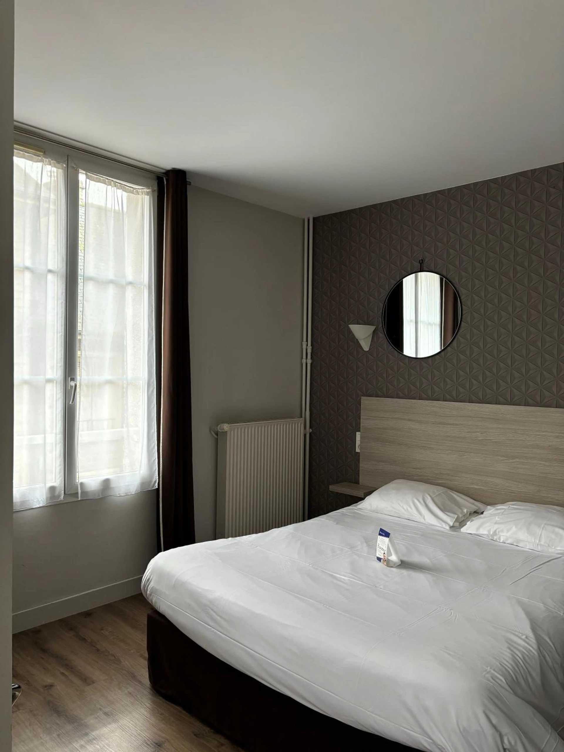 Chambre disponible pour un séminaire d'entreprise à LOGIS -Hotel & Restaurant de la Place - Aunay-sur-Odon