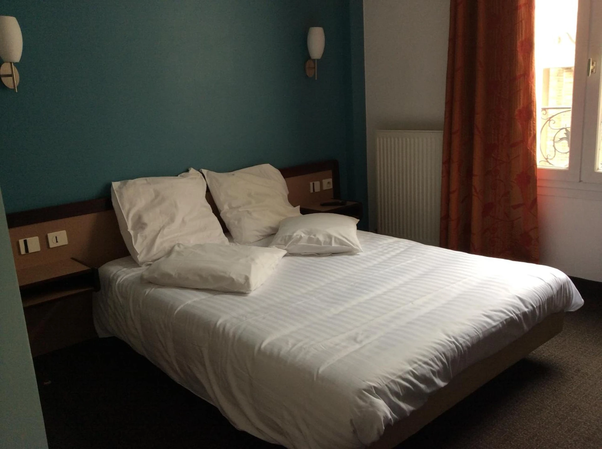 Chambre disponible pour un séminaire d'entreprise à Hotel De La Place - Malakoff