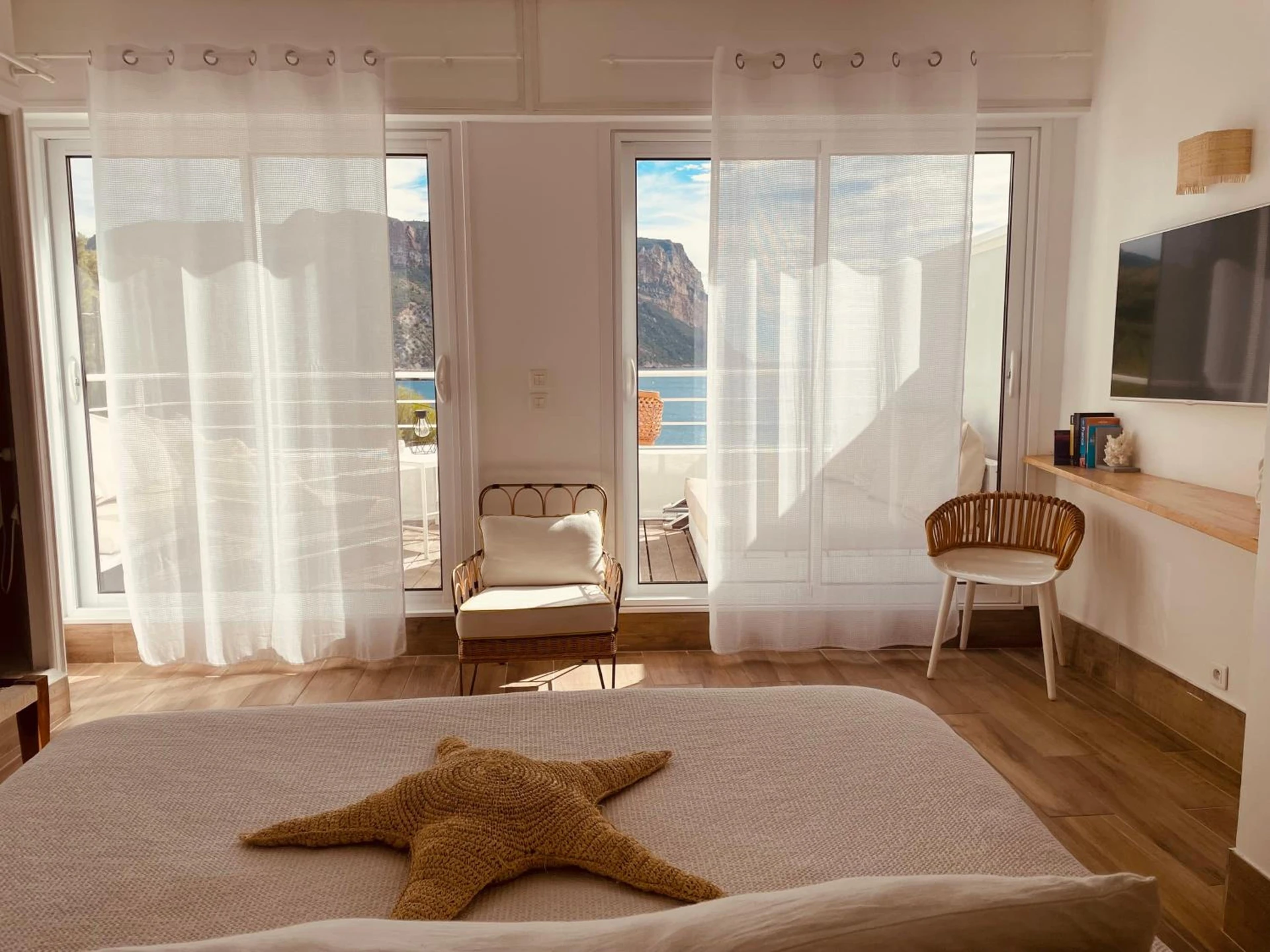 Chambre disponible pour un séminaire d'entreprise à Hotel de La Plage - Mahogany - Cassis