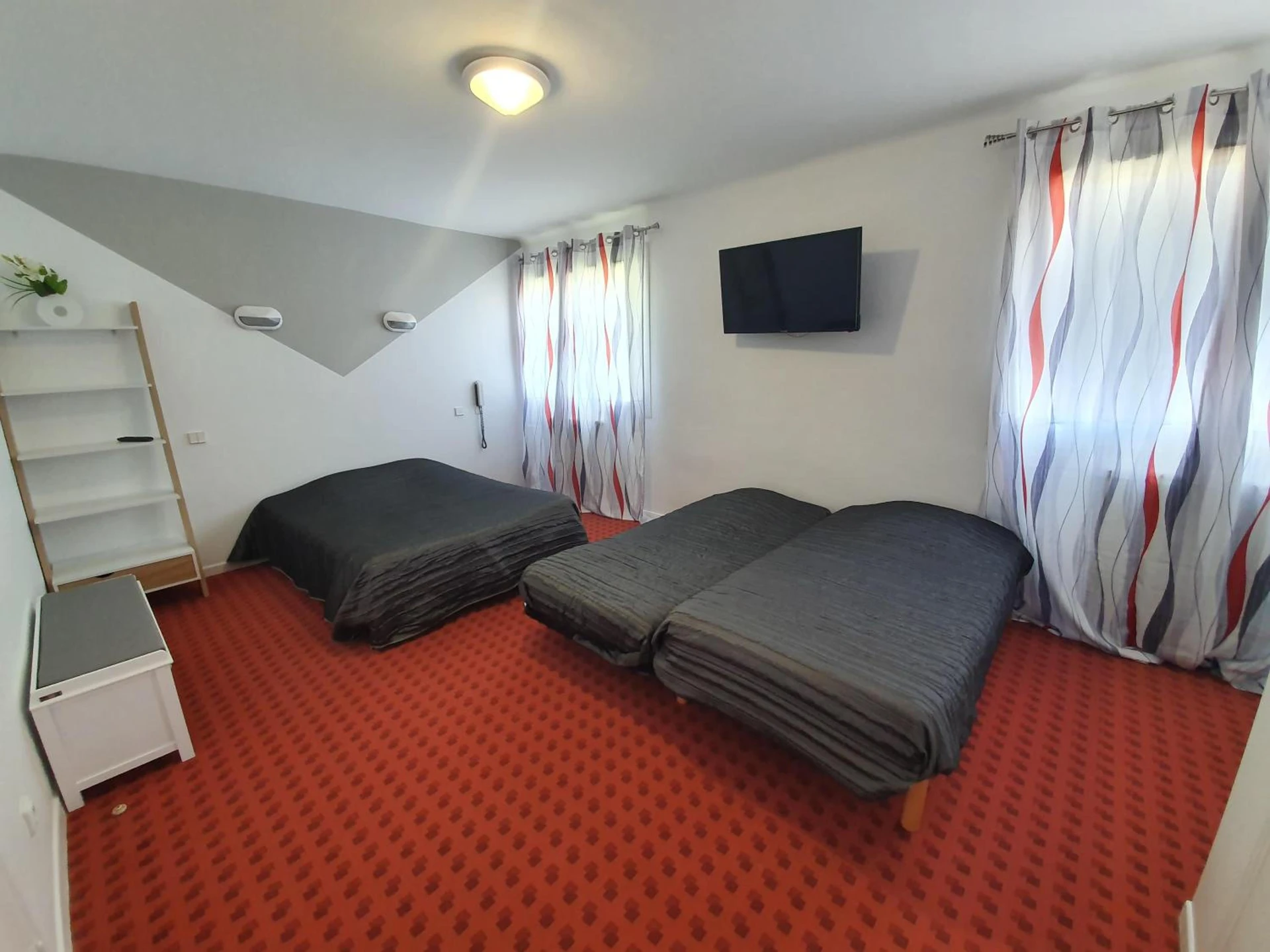 Chambre disponible pour un séminaire d'entreprise à Hotel De La Poste - Espinasses