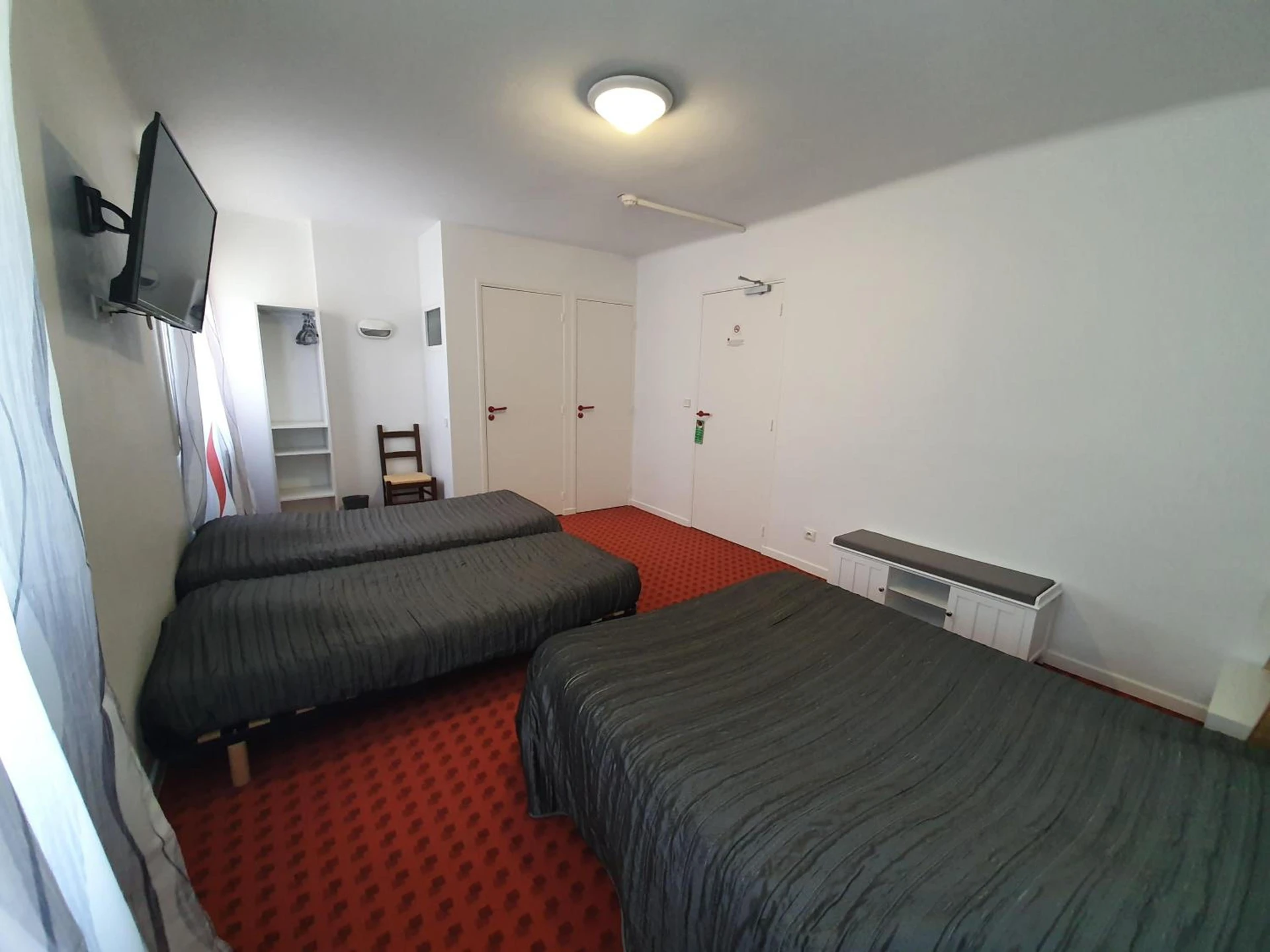 Chambre disponible pour un séminaire d'entreprise à Hotel De La Poste - Espinasses