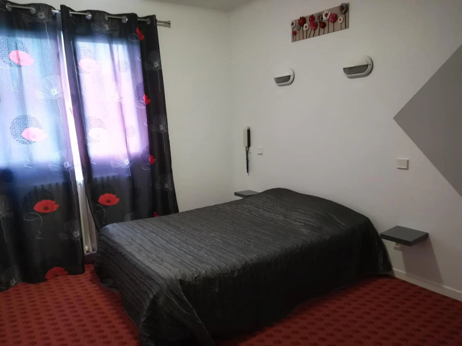 Chambre disponible pour un séminaire d'entreprise à Hotel De La Poste - Espinasses