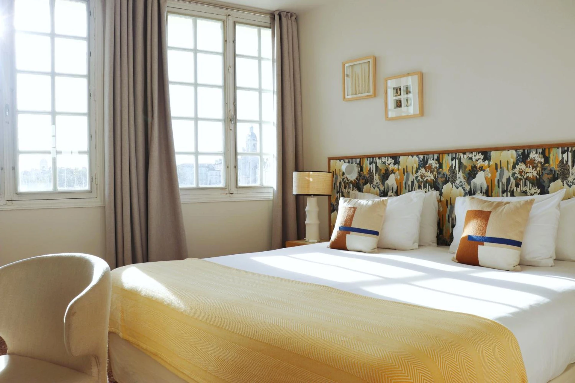 Chambre disponible pour un séminaire d'entreprise à Tour de Nesle La Rochelle Vieux Port 3 etoiles - La Rochelle