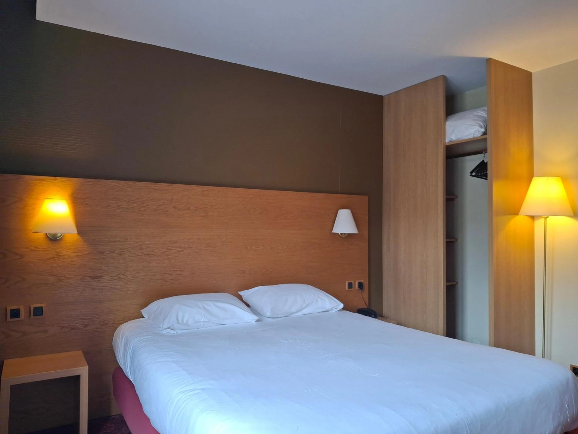 Chambre disponible pour un séminaire d'entreprise à Hôtel Tour Maje - Rodez