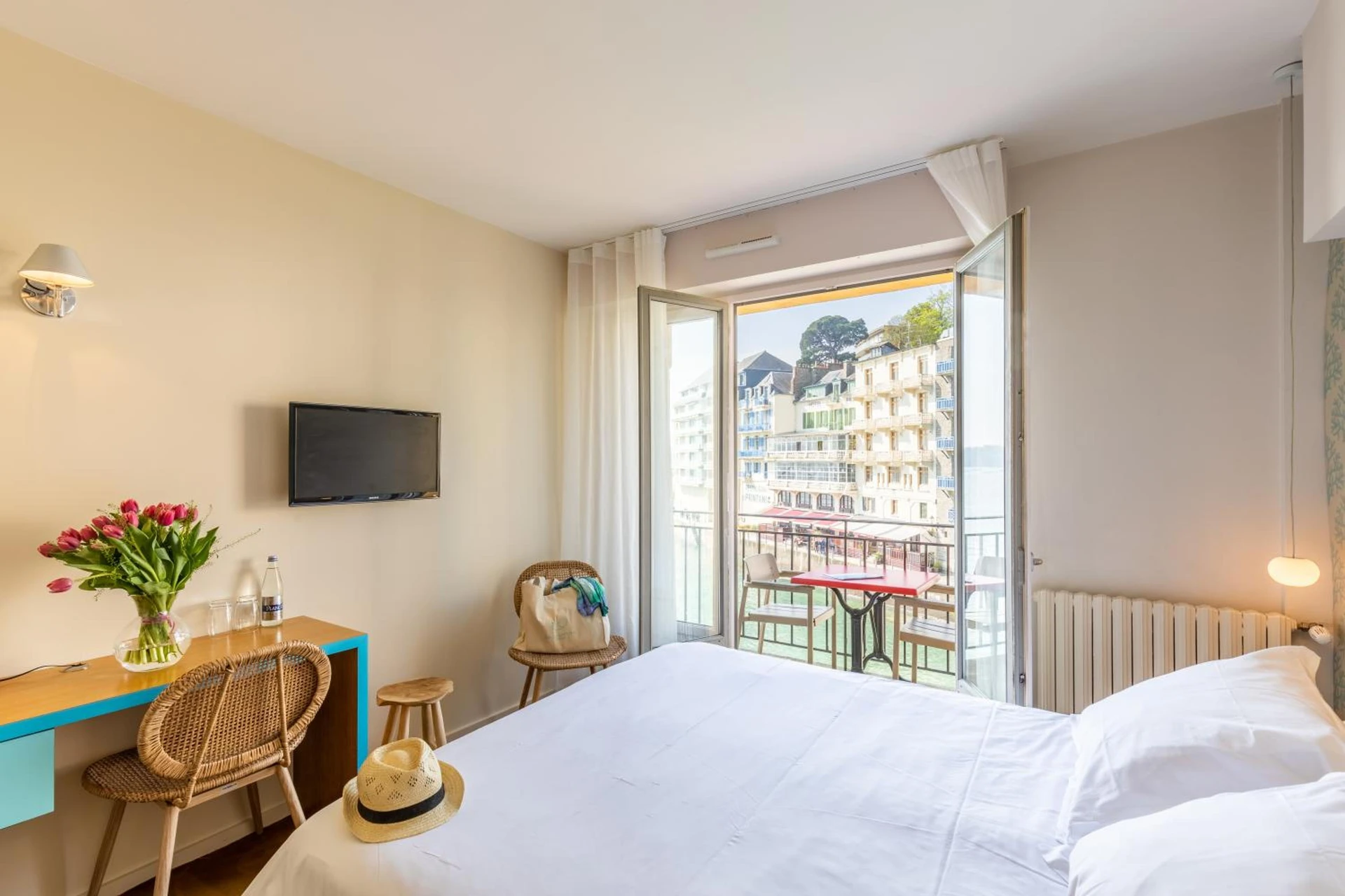 Magnifique chambre pour un séminaire d'entreprise à Hôtel De La Vallée - Dinard