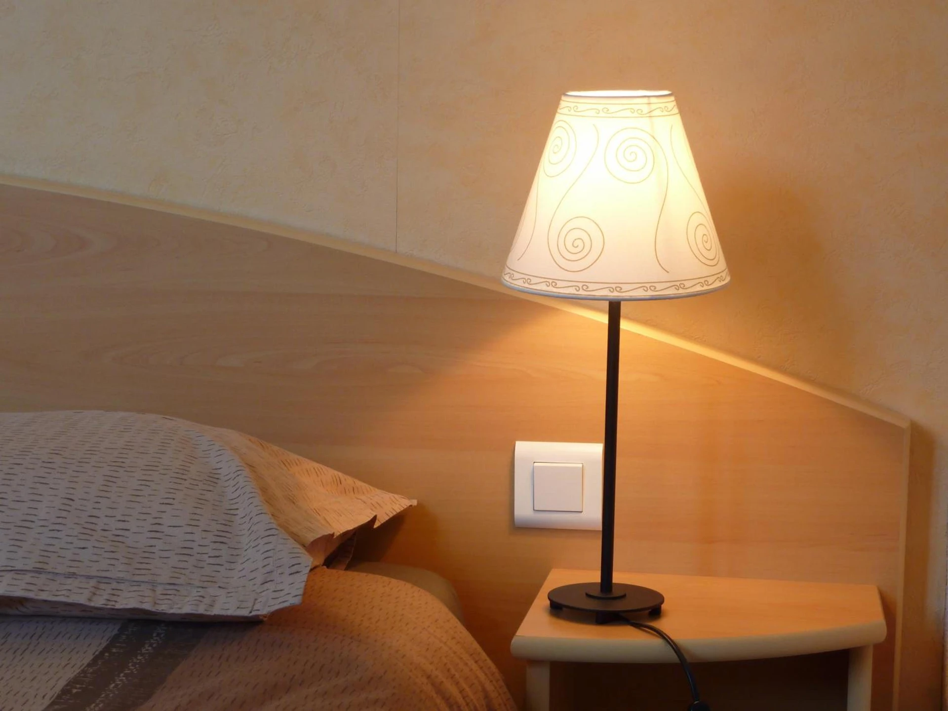 Chambre disponible pour un séminaire d'entreprise à Cit'Hotel de La Vallée - Lourdes