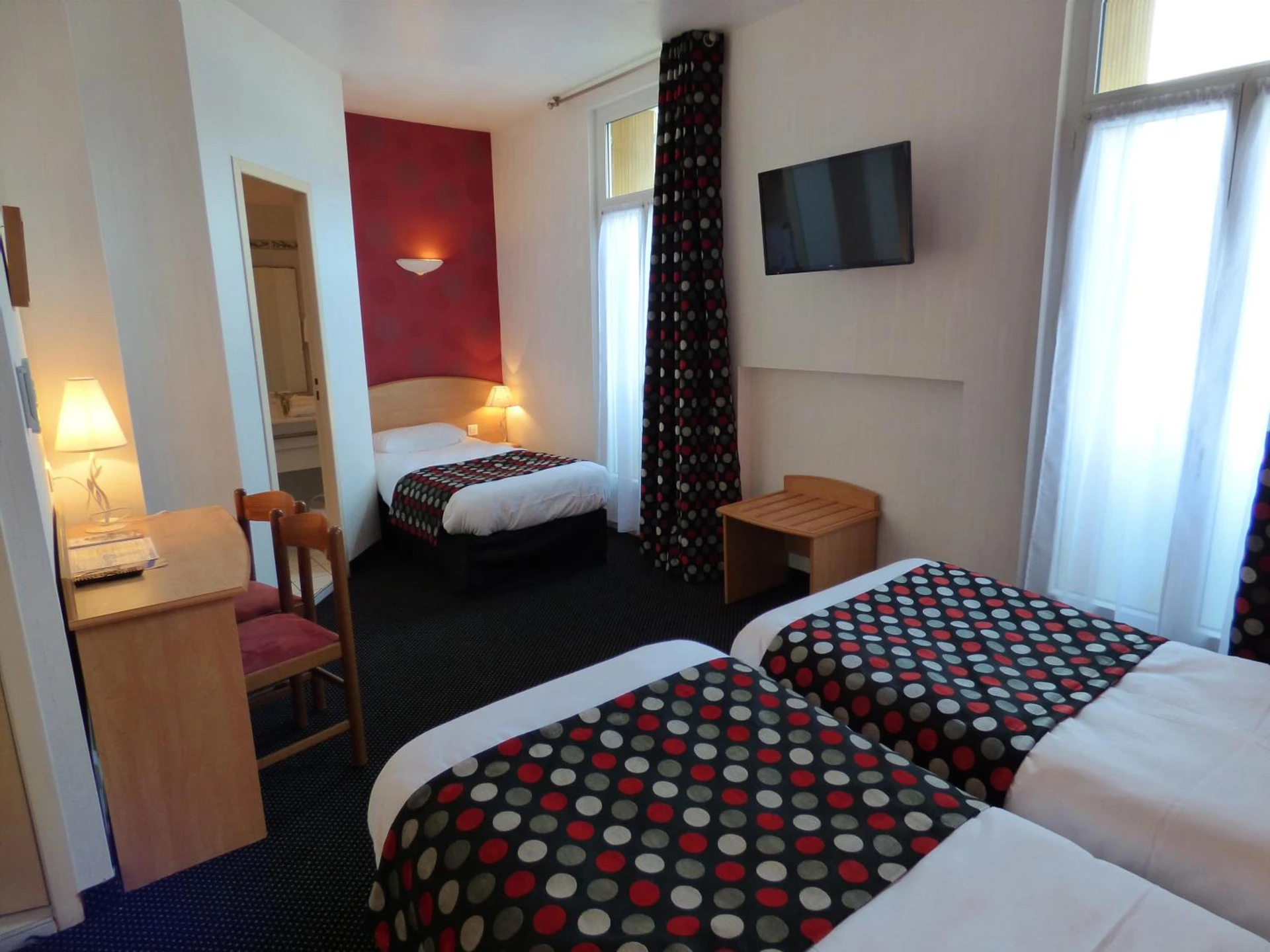 Magnifique chambre pour un séminaire d'entreprise à Cit'Hotel de La Vallée - Lourdes