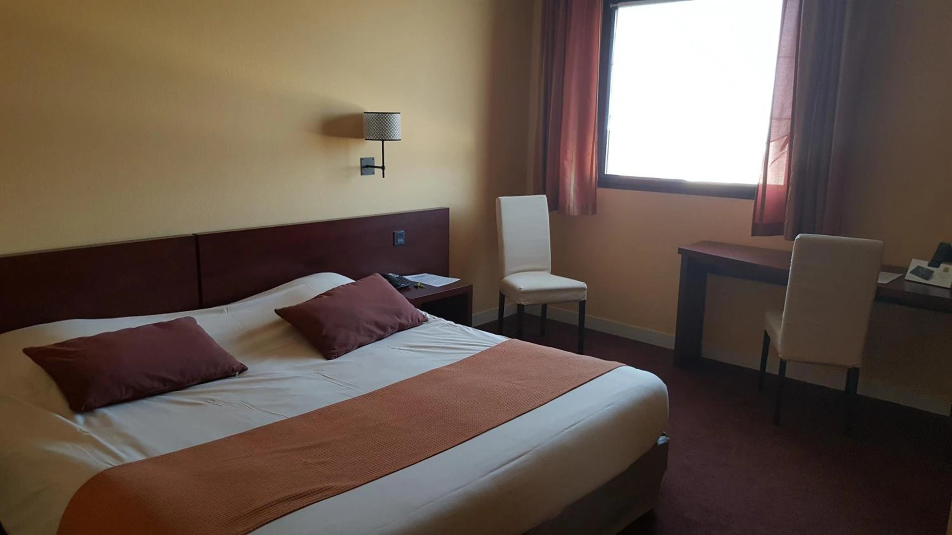 Organiser un séminaire d'entreprise : Hotel De Loire et Restaurant Les Bateliers à trelaze