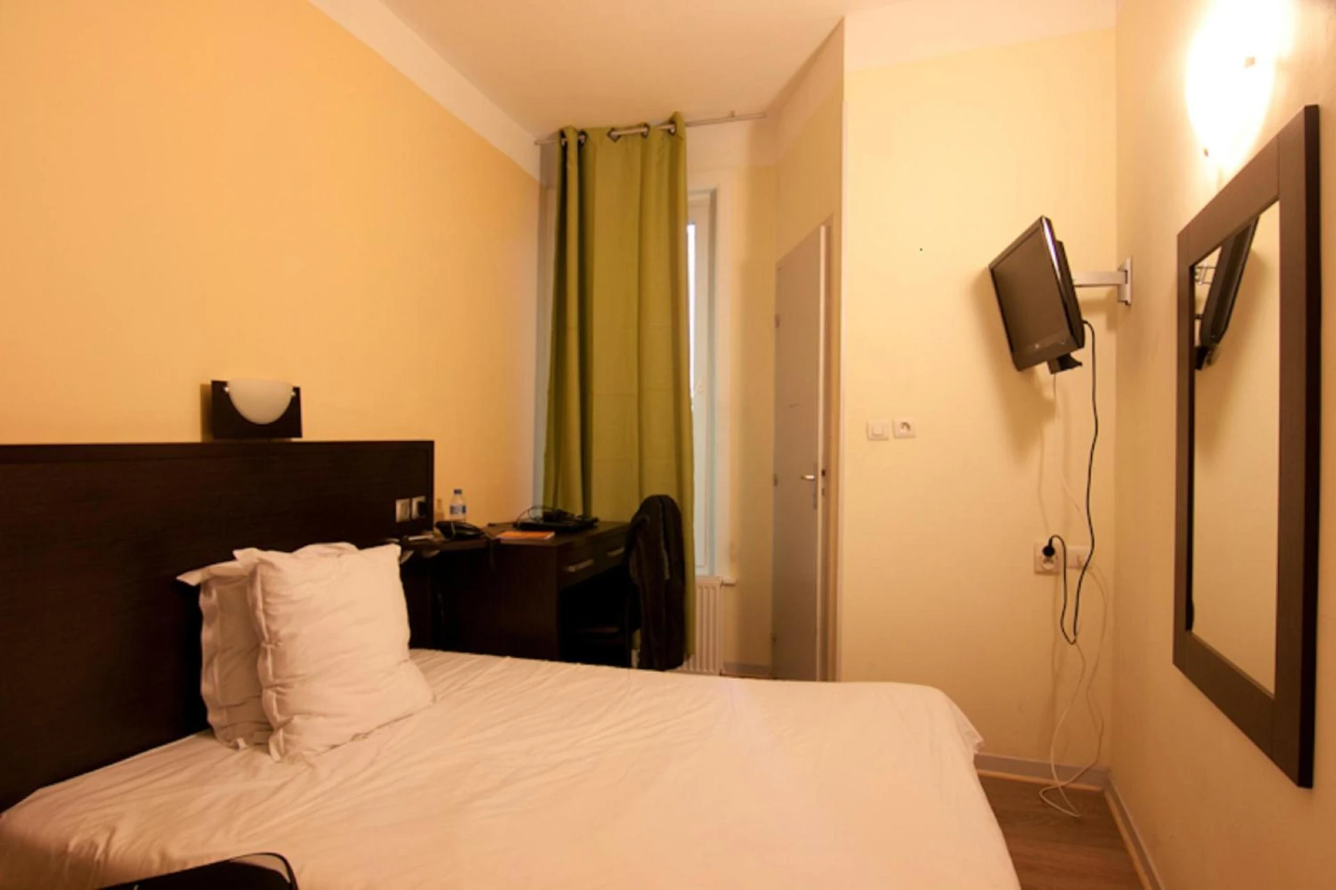 Magnifique chambre pour un séminaire d'entreprise à Hotel De Londres - Lille