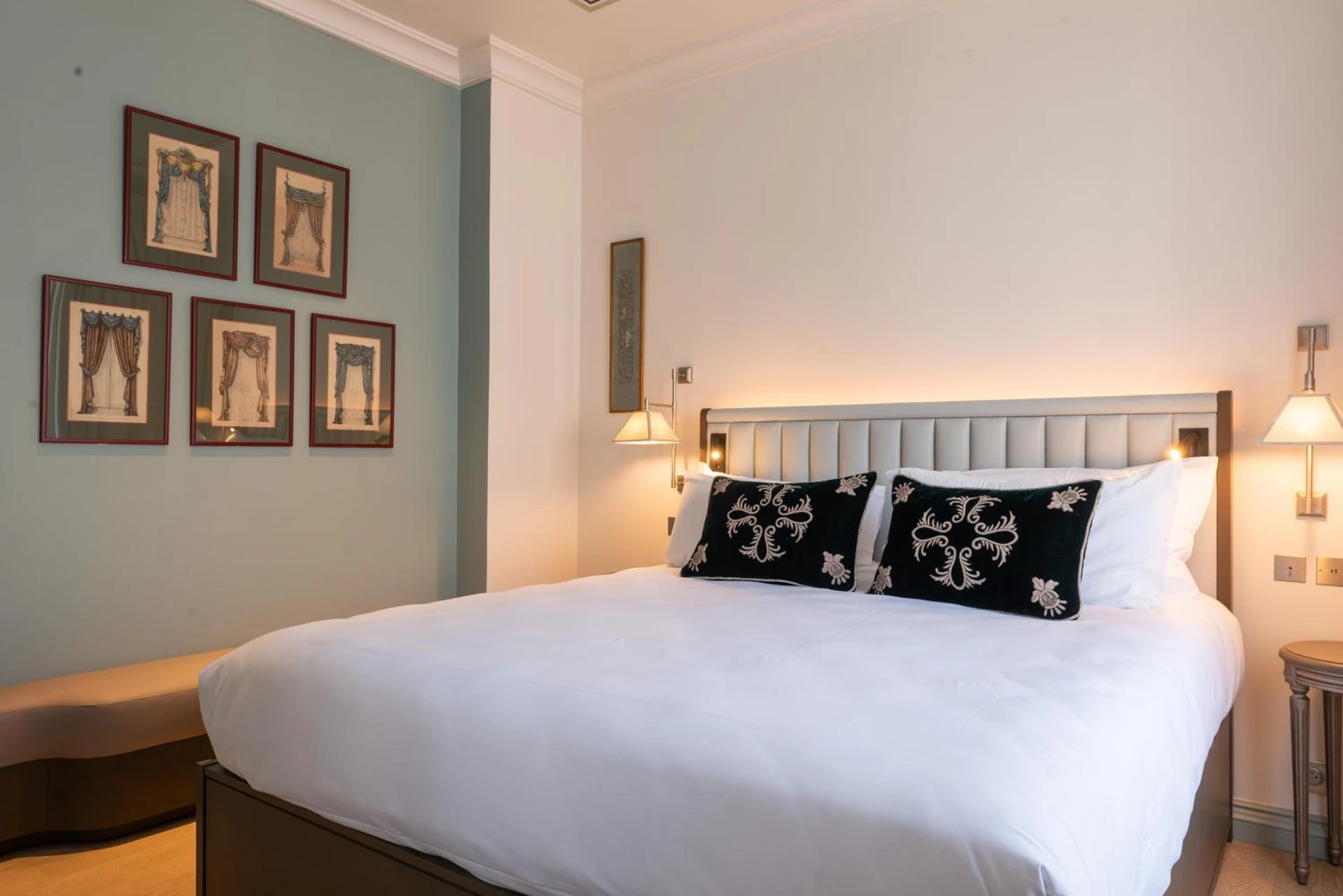 Chambre disponible pour un séminaire d'entreprise à Hotel de Montesquieu - Paris