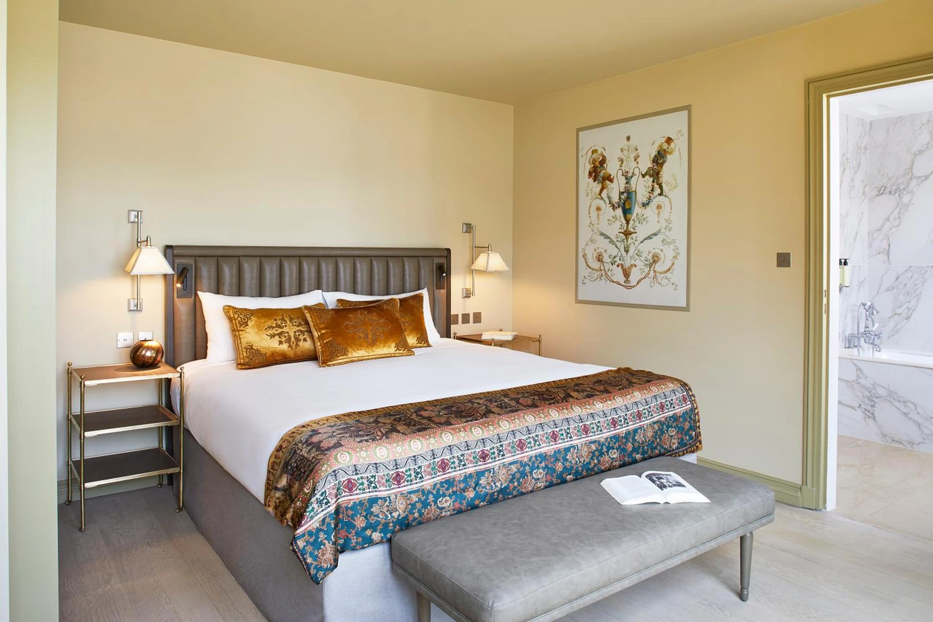 Chambre disponible pour un séminaire d'entreprise à Hotel de Montesquieu - Paris