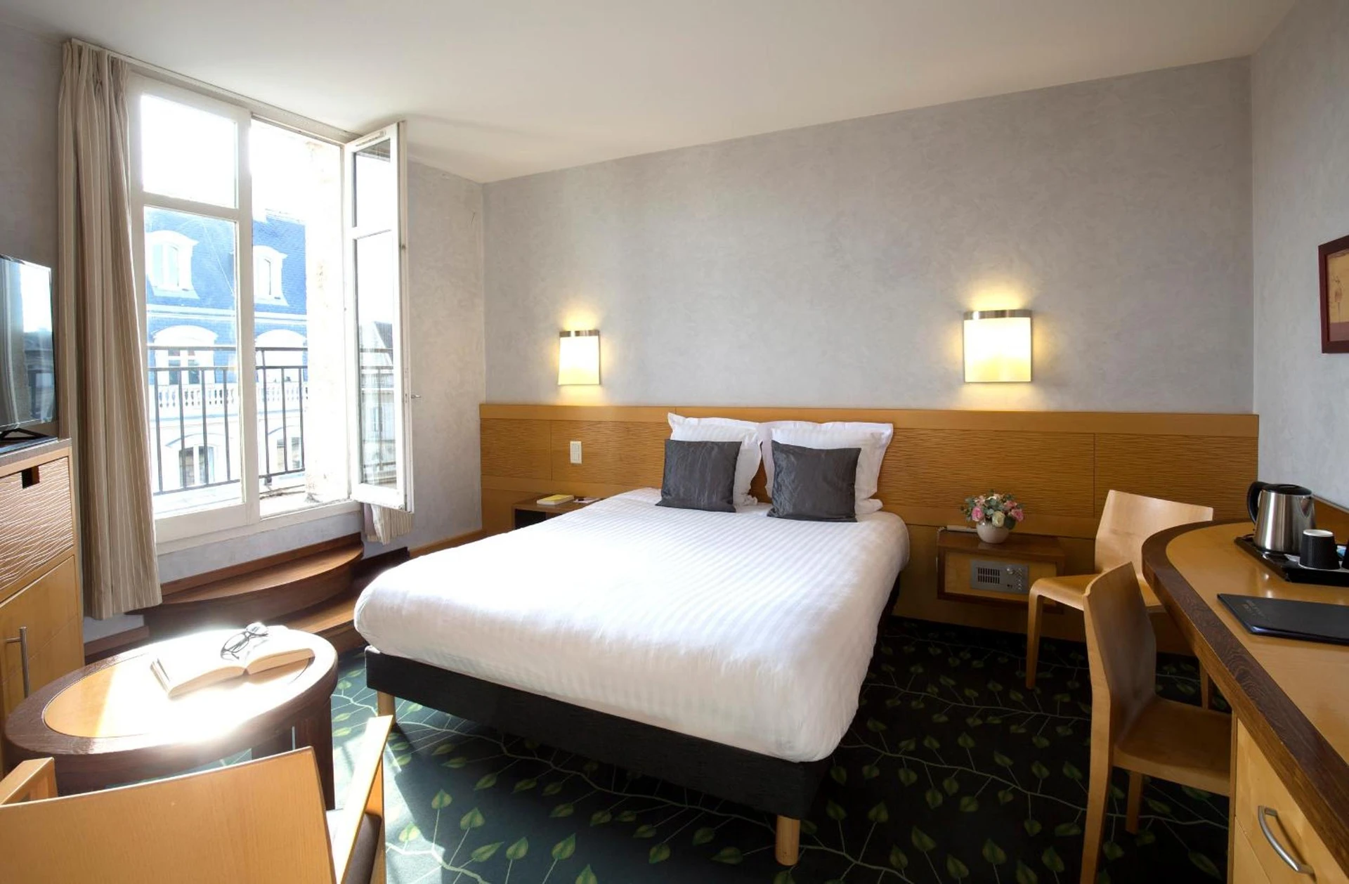 Lieu convivial pour un séminaire d'entreprise à Hôtel de Normandie - Bordeaux - En savoir plus 