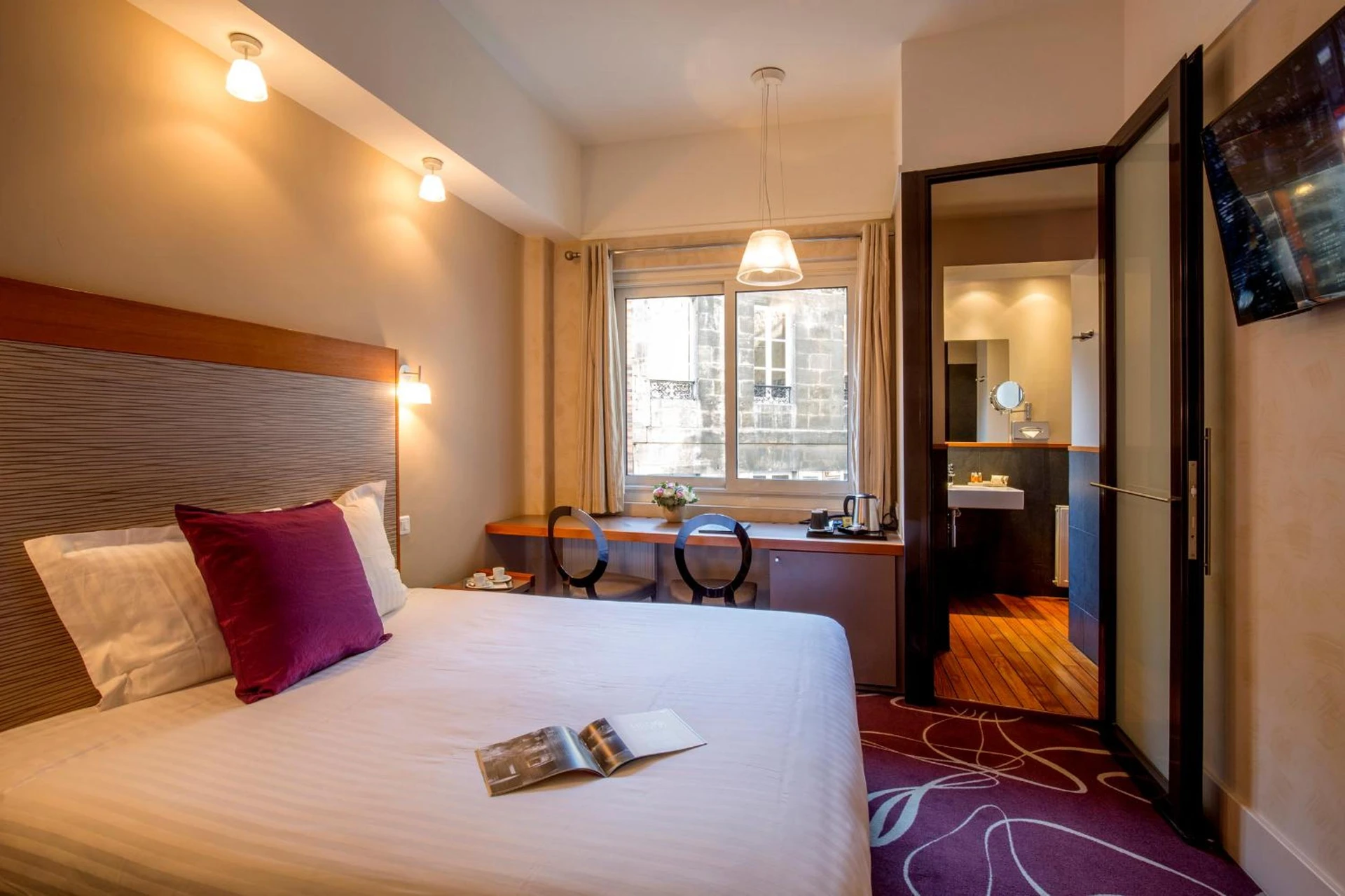 Chambre disponible pour un séminaire d'entreprise à Hôtel de Normandie - Bordeaux