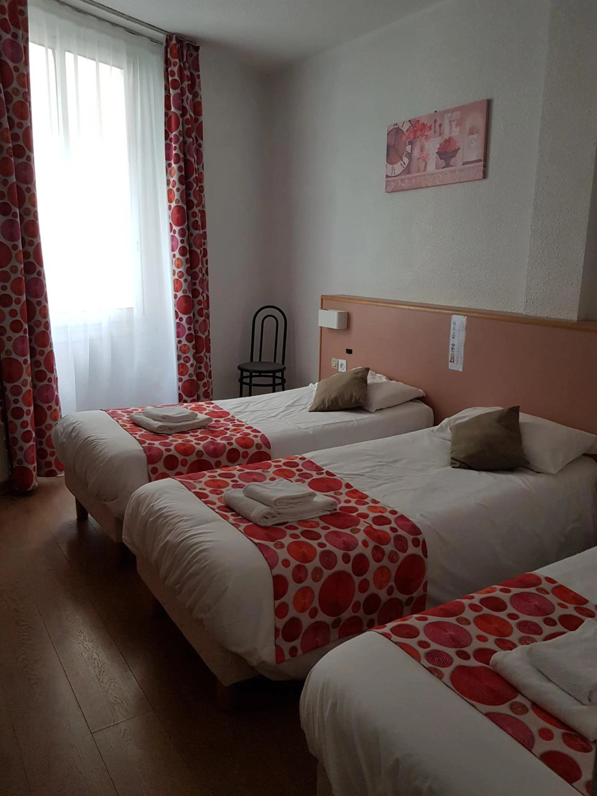 Magnifique chambre pour un séminaire d'entreprise à Hôtel de Paris - Lourdes
