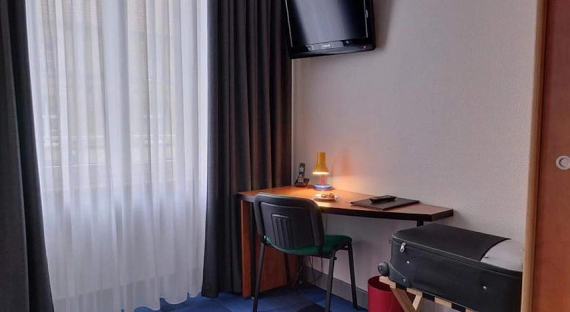 Chambre disponible pour un séminaire d'entreprise à Logis Hotel de Paris - Saint-Avold