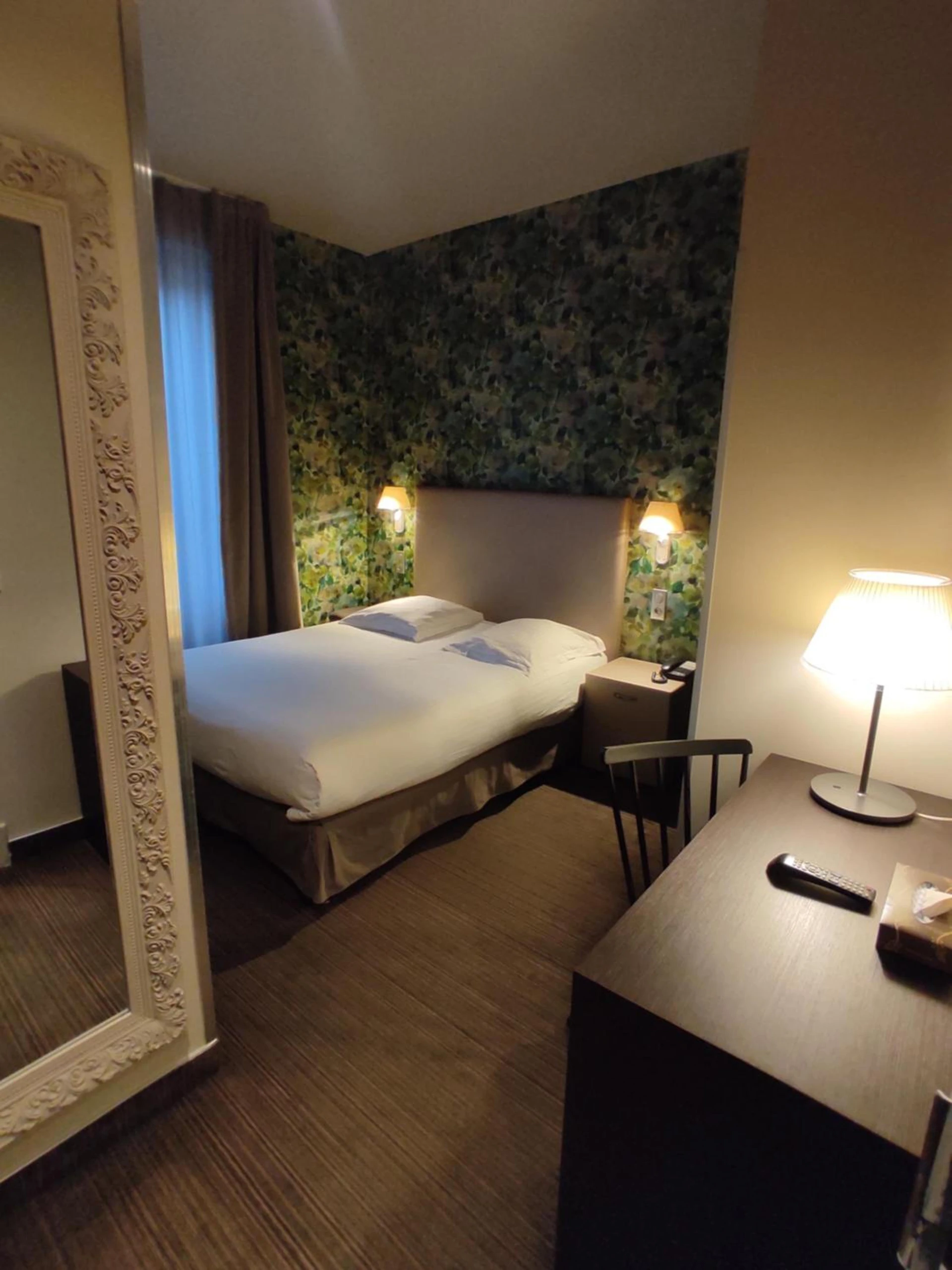 Chambre disponible pour un séminaire d'entreprise à Hôtel de Paris - Besançon