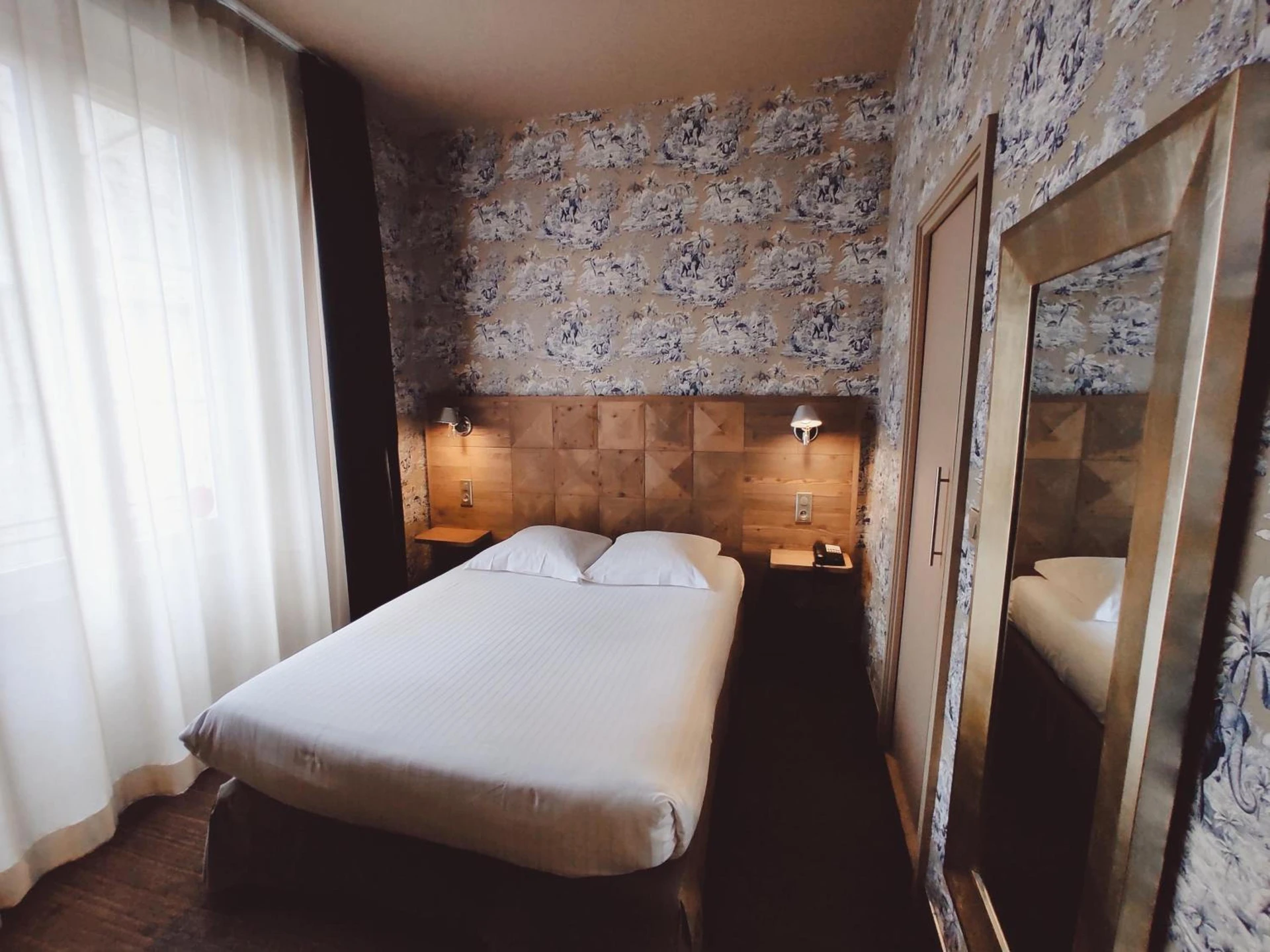 Chambre disponible pour un séminaire d'entreprise à Hôtel de Paris - Besançon