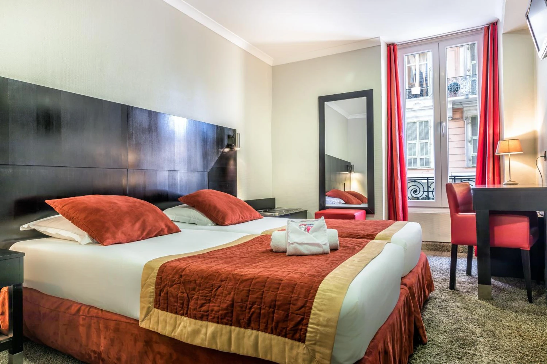 Chambre disponible pour un séminaire d'entreprise à Hotel De Suède - Nice
