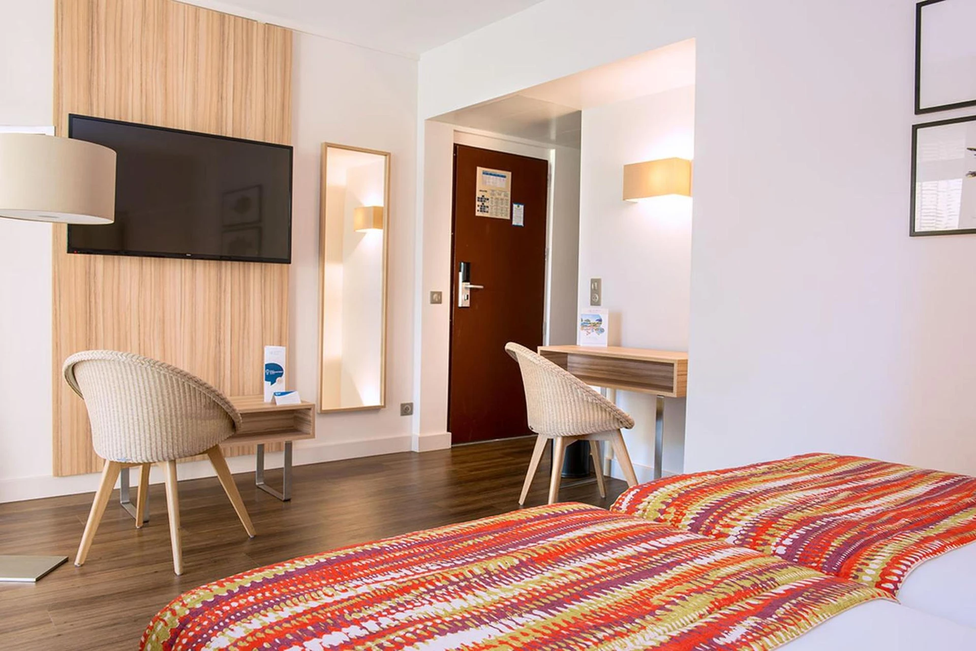 Chambre disponible pour un séminaire d'entreprise à Hôtel Vacances Bleues Delcloy - Saint-Jean-Cap-Ferrat