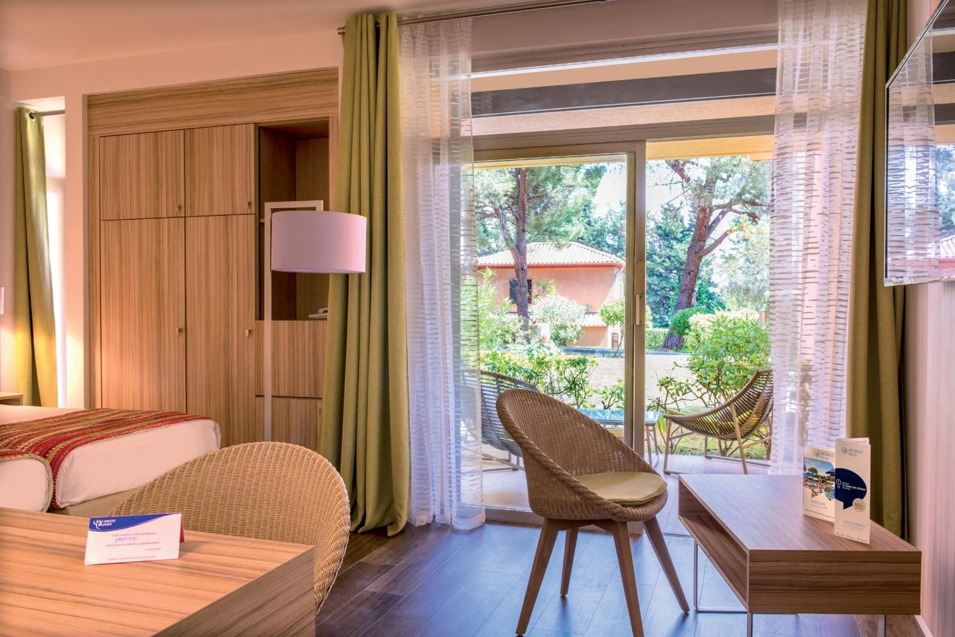 Chambre disponible pour un séminaire d'entreprise à Hôtel Vacances Bleues Delcloy - Saint-Jean-Cap-Ferrat