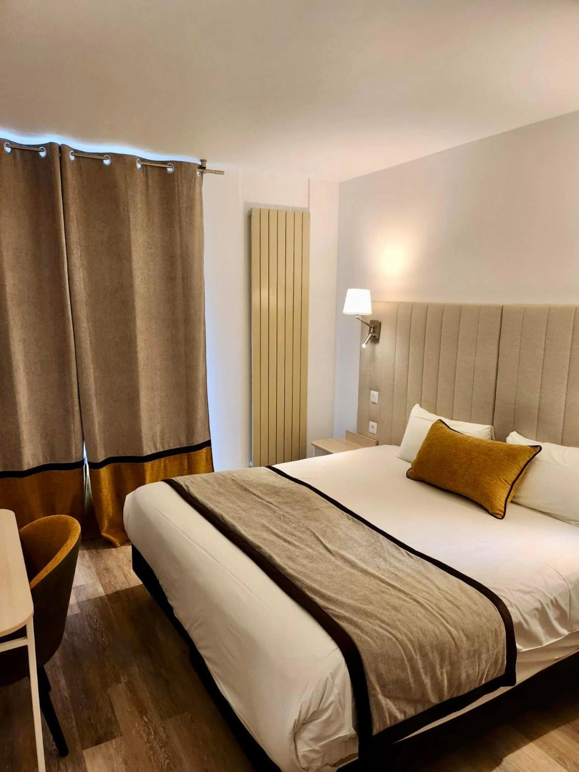 Chambre à Hôtel Derby Eiffel - Organiser un séminaire d'entreprise à Paris