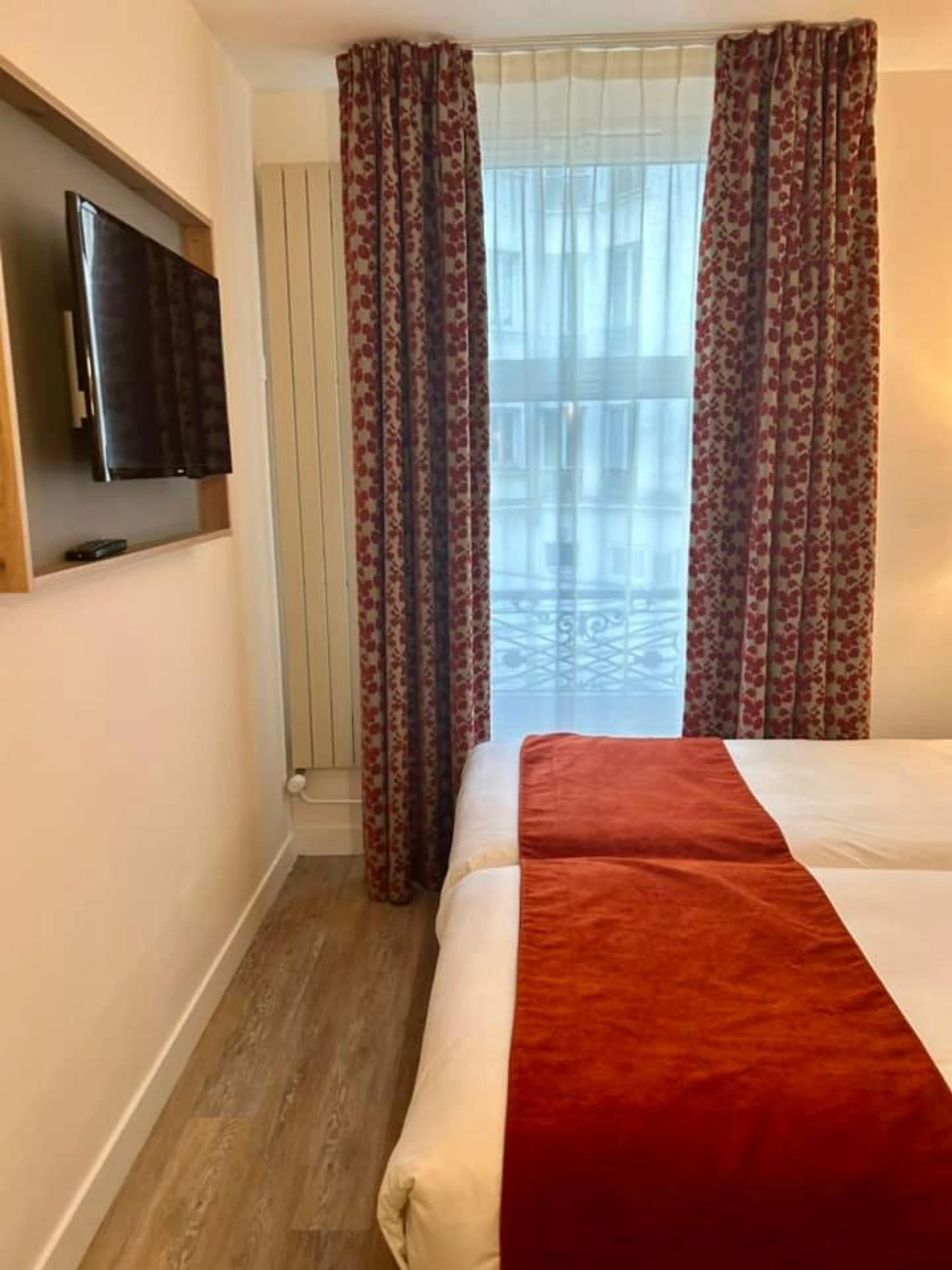 Chambre disponible pour un séminaire d'entreprise à Hôtel Derby Eiffel - Paris