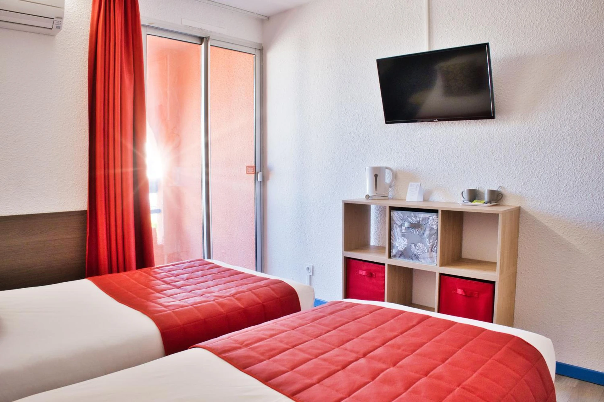 Chambre disponible pour un séminaire d'entreprise à Cit'Hotel des 2 Golfs - Port Leucate