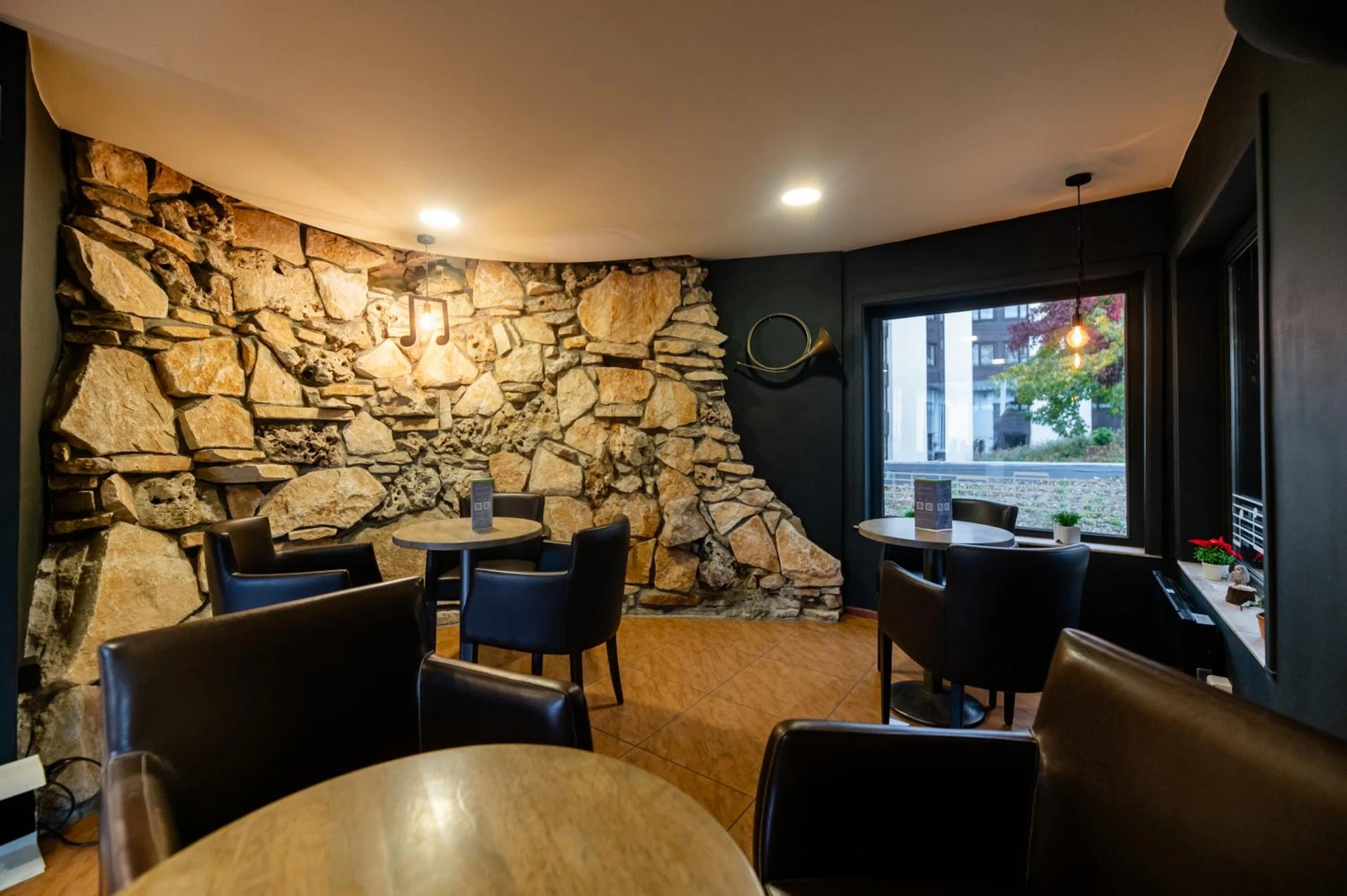 Organiser un séminaire d'entreprise : Logis Hôtel Restaurant Des Acacias Lille Tourcoing à neuville-en-ferrain