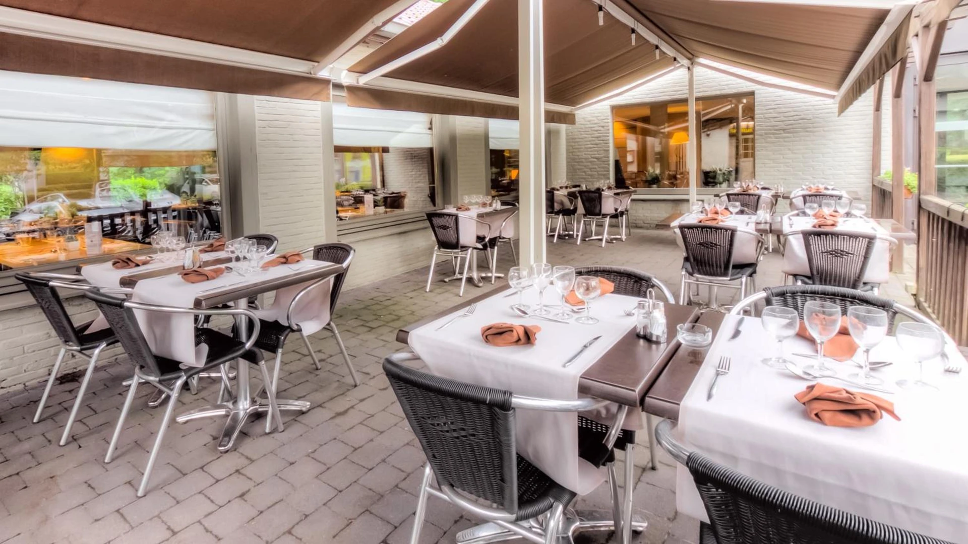 Organiser un séminaire d'entreprise : Logis Hôtel Restaurant Des Acacias Lille Tourcoing à neuville-en-ferrain