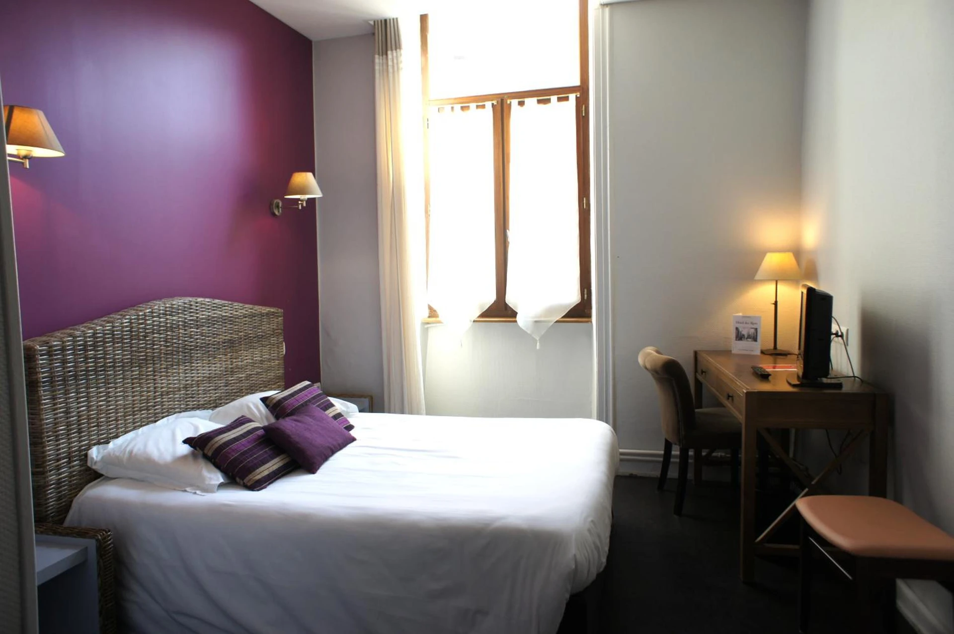 Magnifique chambre pour un séminaire d'entreprise à Hotel des Alpes - Die