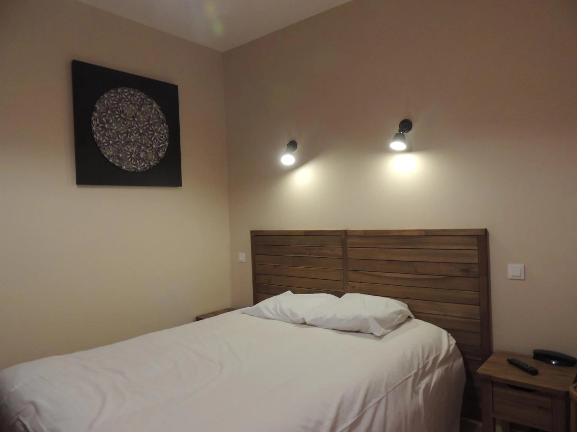 Magnifique chambre pour un séminaire d'entreprise à Hotel Des Alpes - Le Bourg-dʼOisans